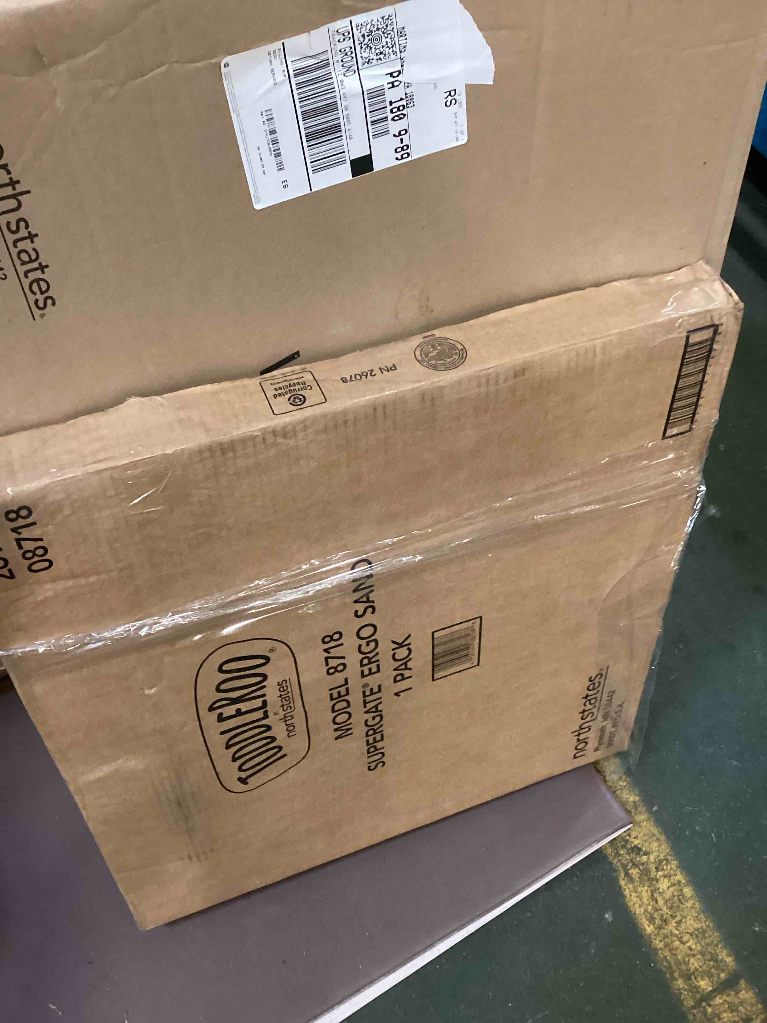 https://s3.amazonaws.com/lotting-images-prod/bidfta/PNK3707600_1747140605595.jpeg