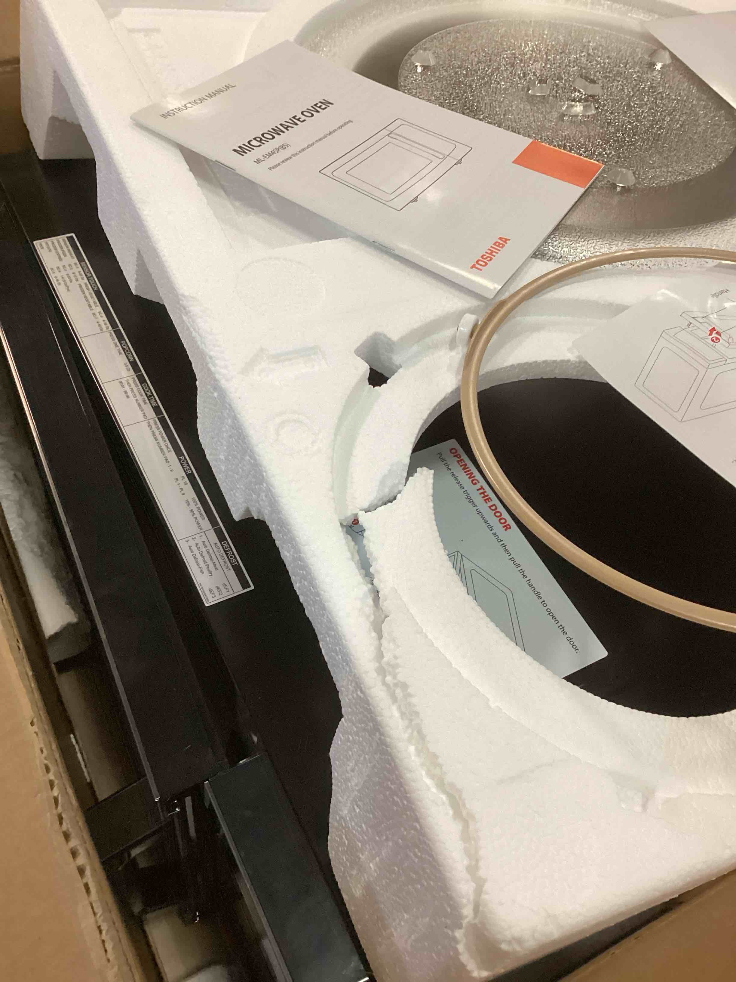 https://s3.amazonaws.com/lotting-images-prod/bidfta/PNK3708138_1747324414335.jpeg