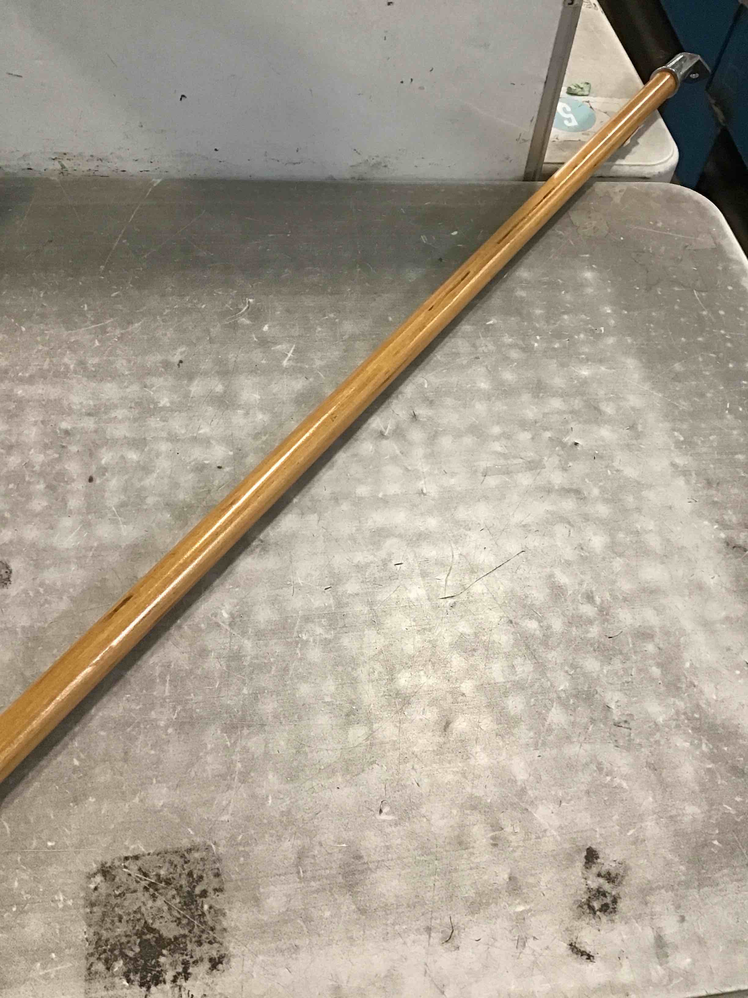 Condition photo showing Good Condition for Carlisle Paddles FoodService Products 362040500 Juno Style Lacquered Hardwood Handle, 1-1/8" Diameter x 60" Length