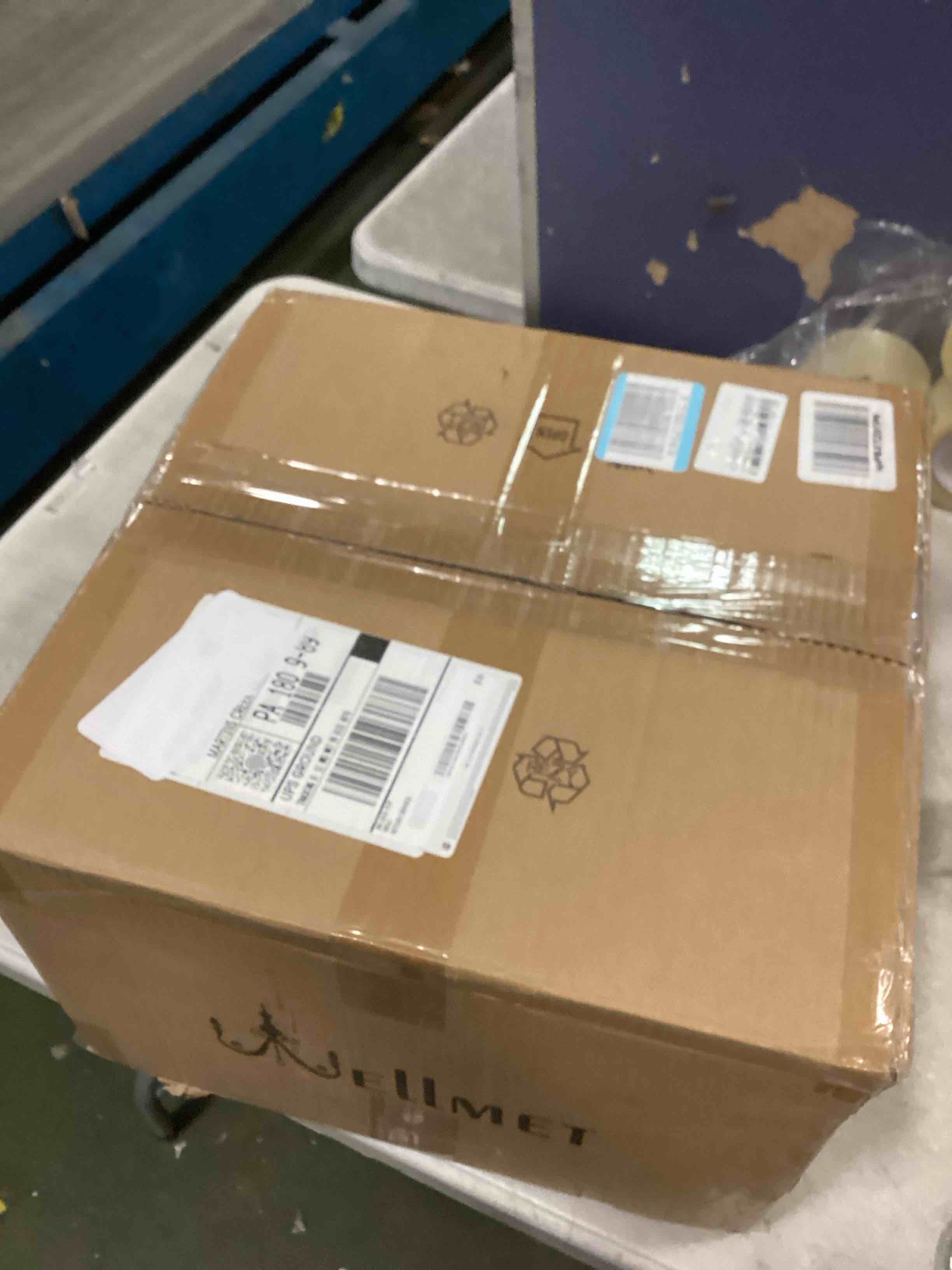 https://s3.amazonaws.com/lotting-images-prod/bidfta/PNK3709047_1746130725214.jpeg