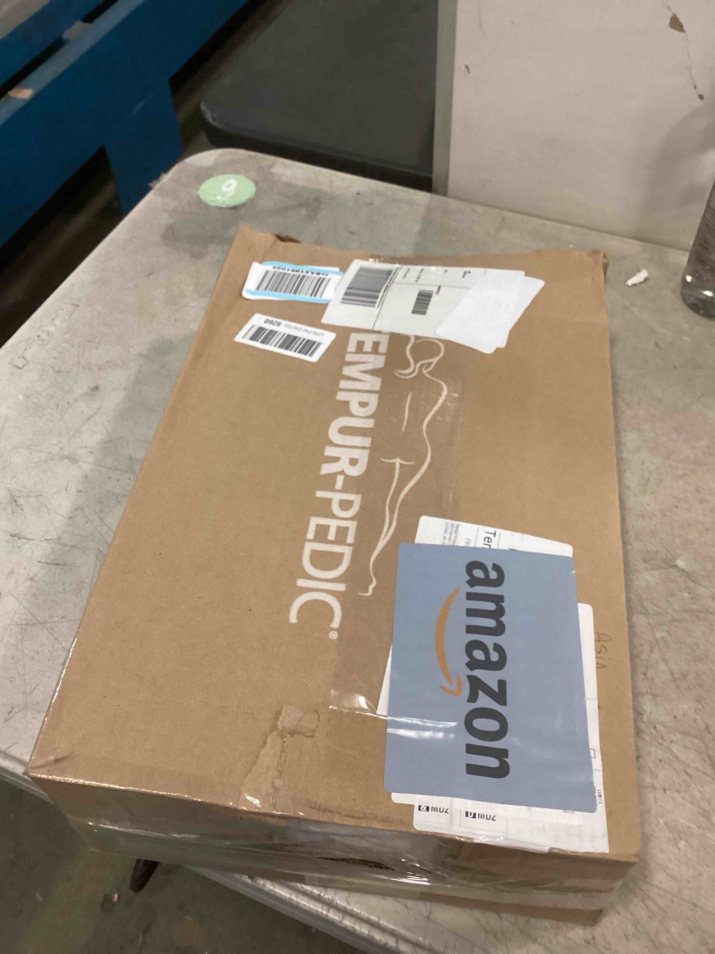 https://s3.amazonaws.com/lotting-images-prod/bidfta/PNK3709096_1746451846400.jpeg