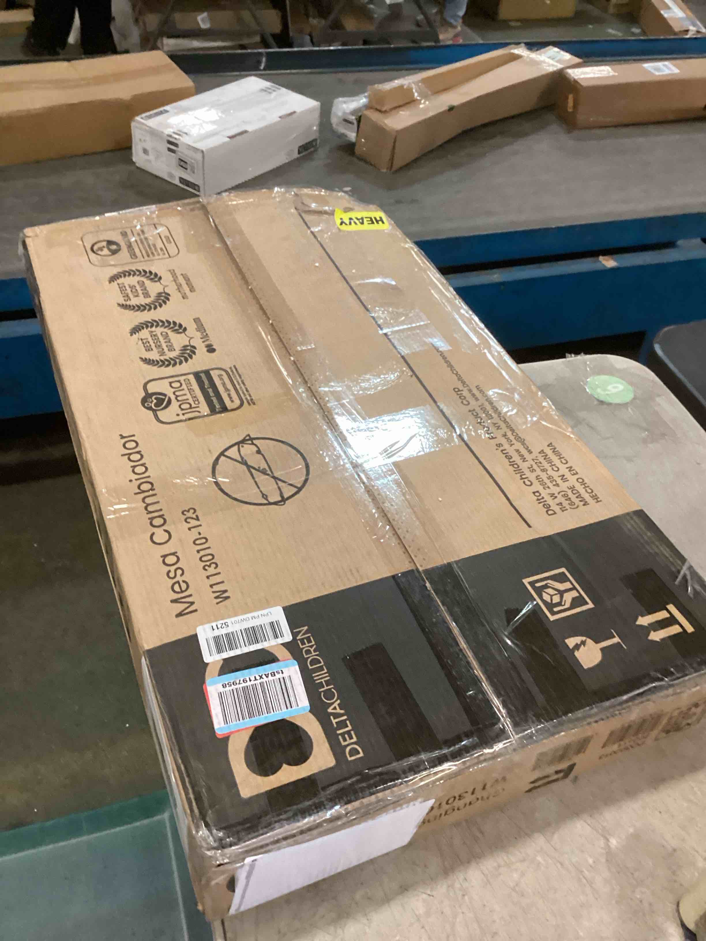 https://s3.amazonaws.com/lotting-images-prod/bidfta/PNK3709120_1746455809120.jpeg