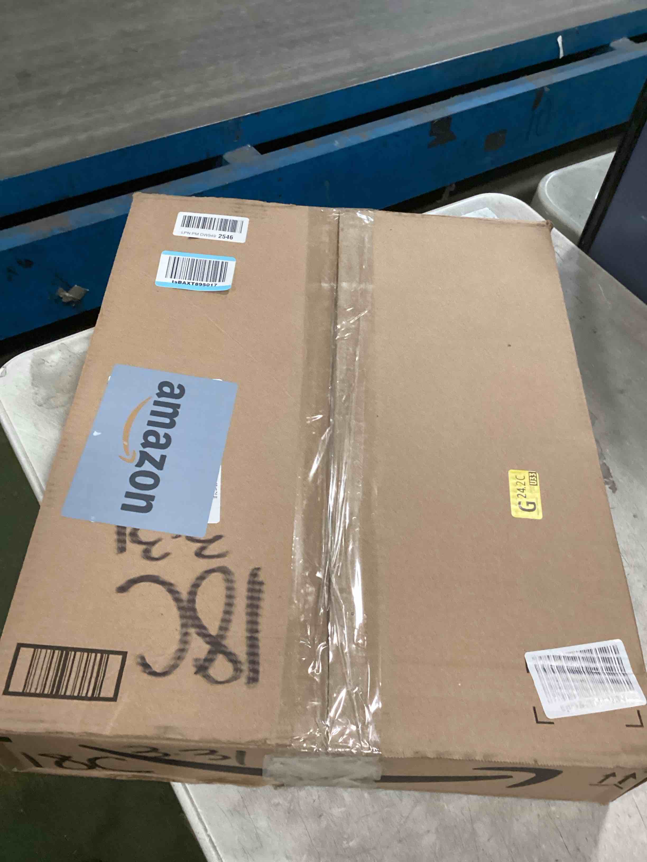 https://s3.amazonaws.com/lotting-images-prod/bidfta/PNK3709187_1746533321444.jpeg