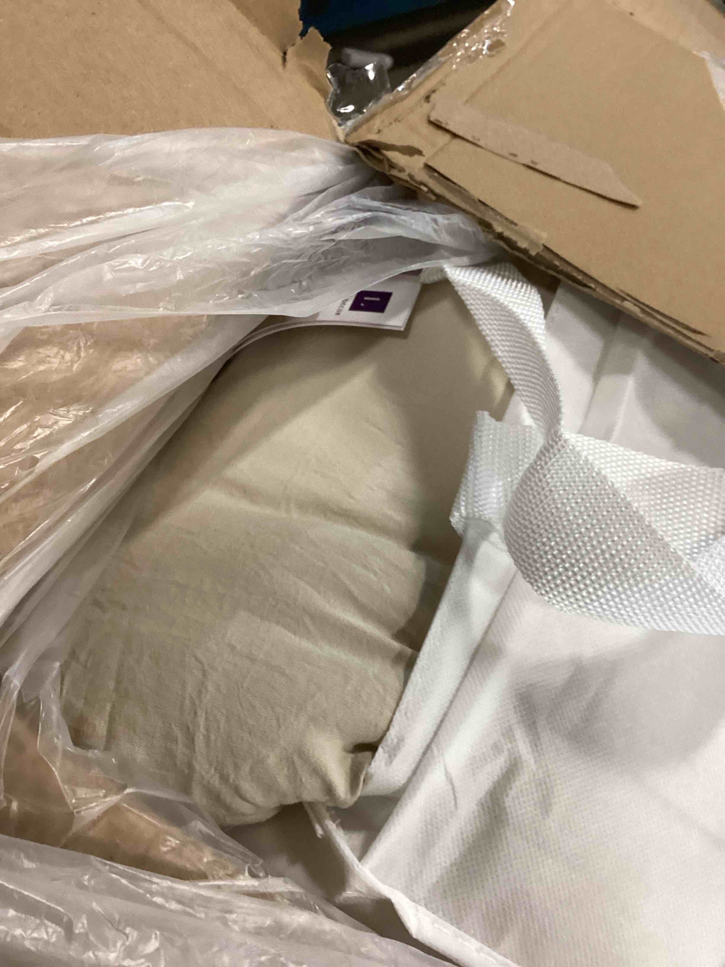 https://s3.amazonaws.com/lotting-images-prod/bidfta/PNK3709288_1746545337726.jpeg