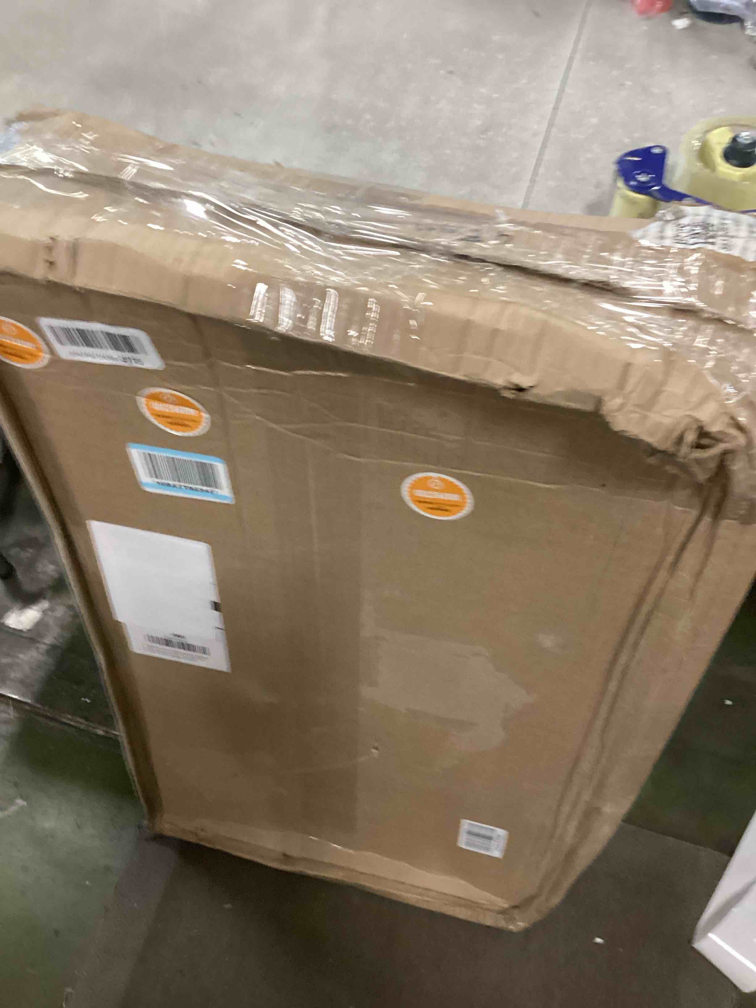 https://s3.amazonaws.com/lotting-images-prod/bidfta/PNK3709662_1746794293761.jpeg