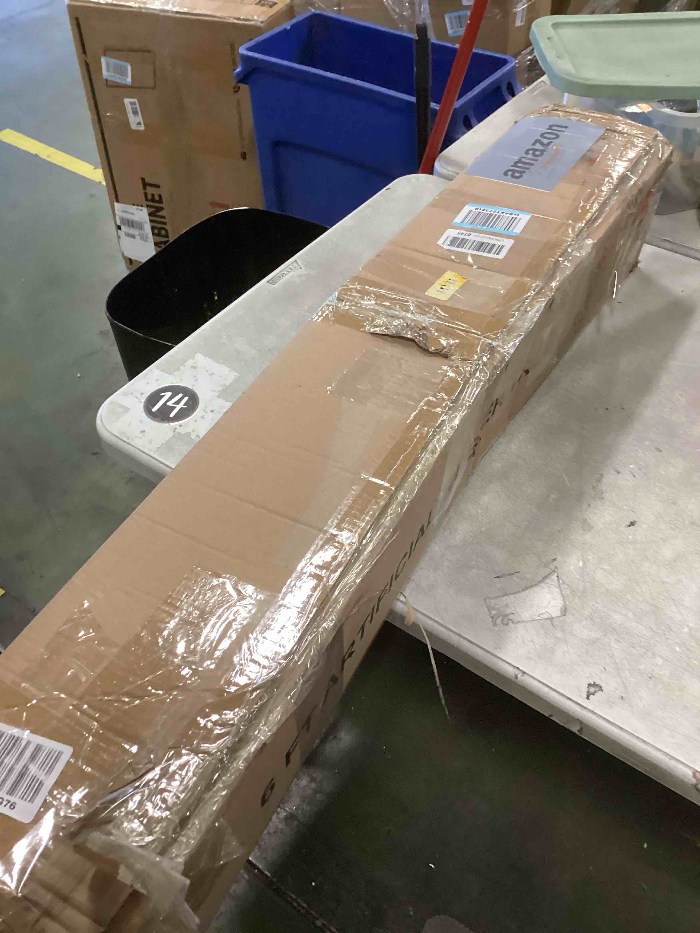https://s3.amazonaws.com/lotting-images-prod/bidfta/PNK3709690_1746796972061.jpeg