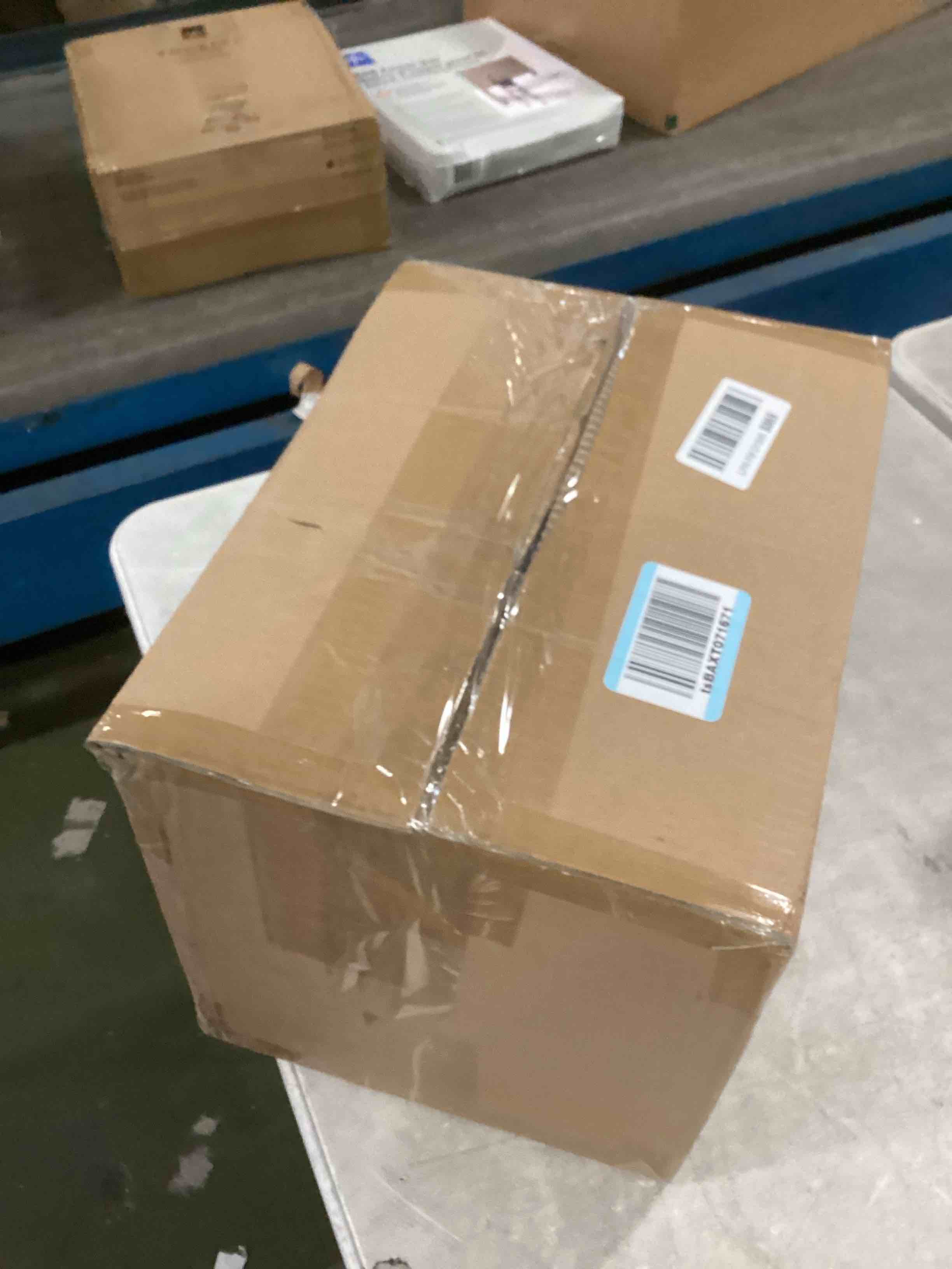 https://s3.amazonaws.com/lotting-images-prod/bidfta/PNK3709931_1747060995251.jpeg