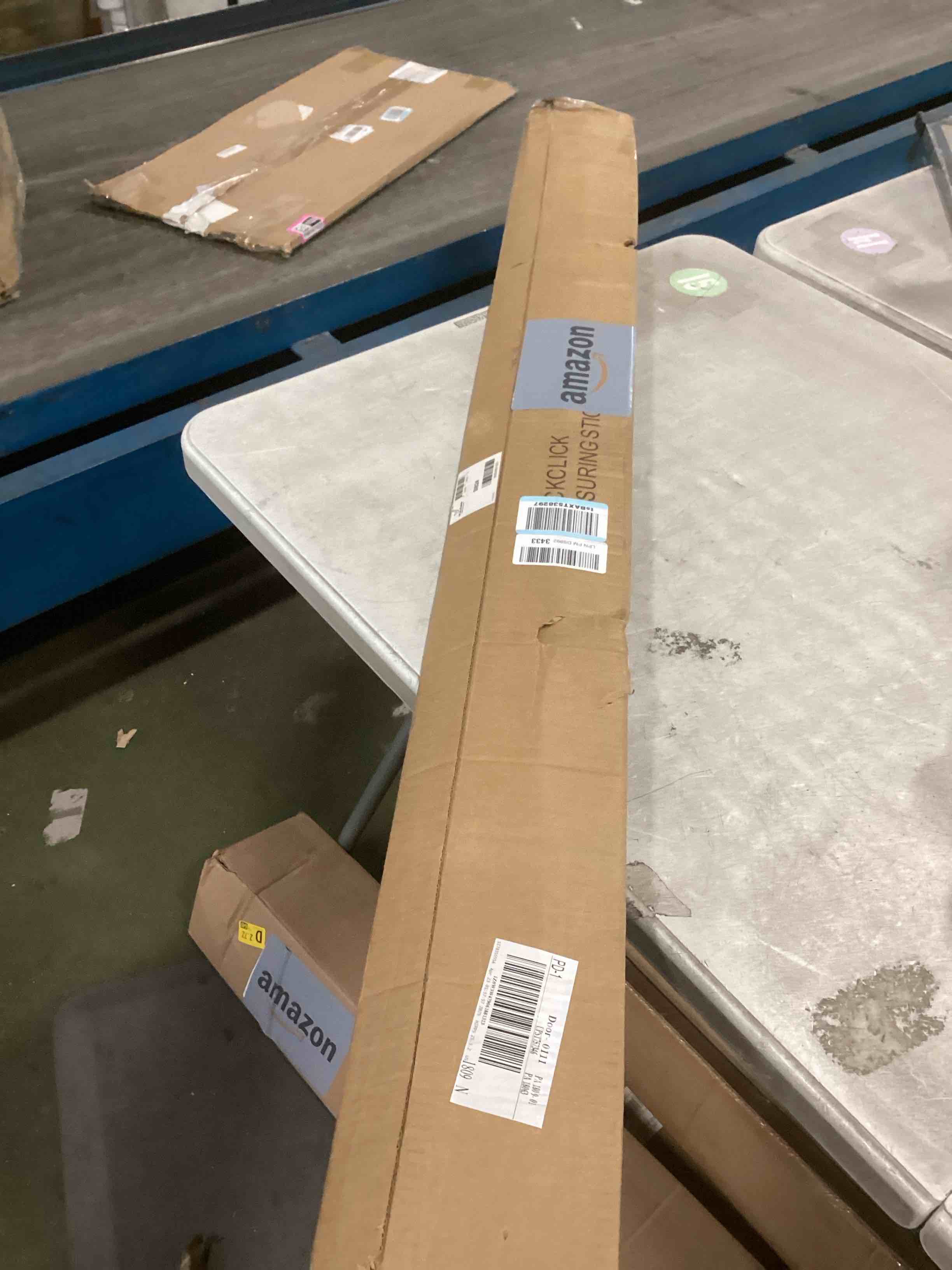 https://s3.amazonaws.com/lotting-images-prod/bidfta/PNK3709979_1747066534223.jpeg