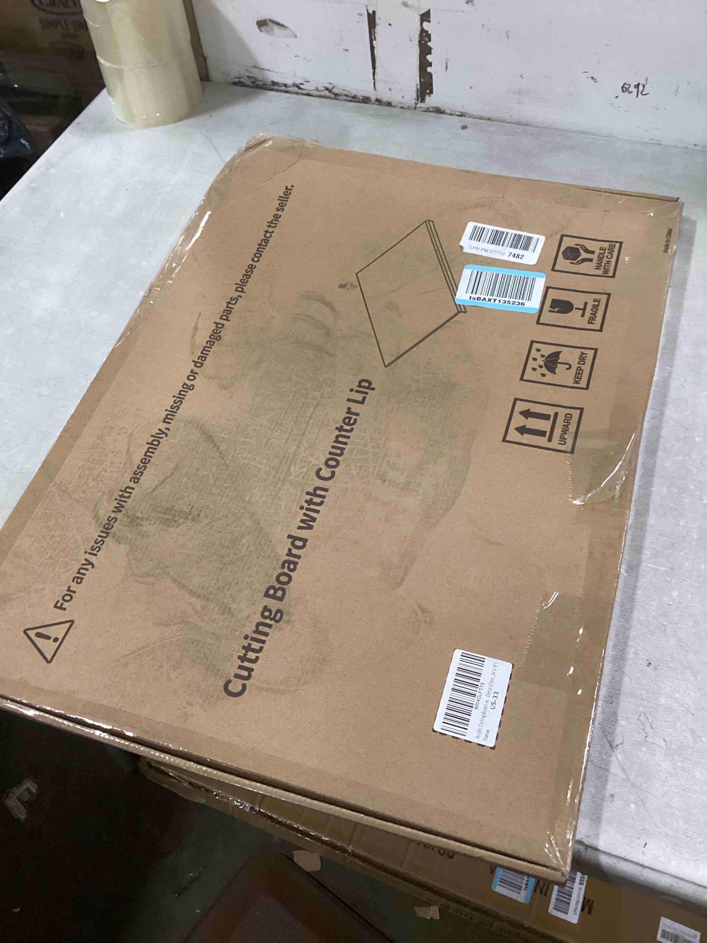 https://s3.amazonaws.com/lotting-images-prod/bidfta/PNK3710067_1747143237110.jpeg