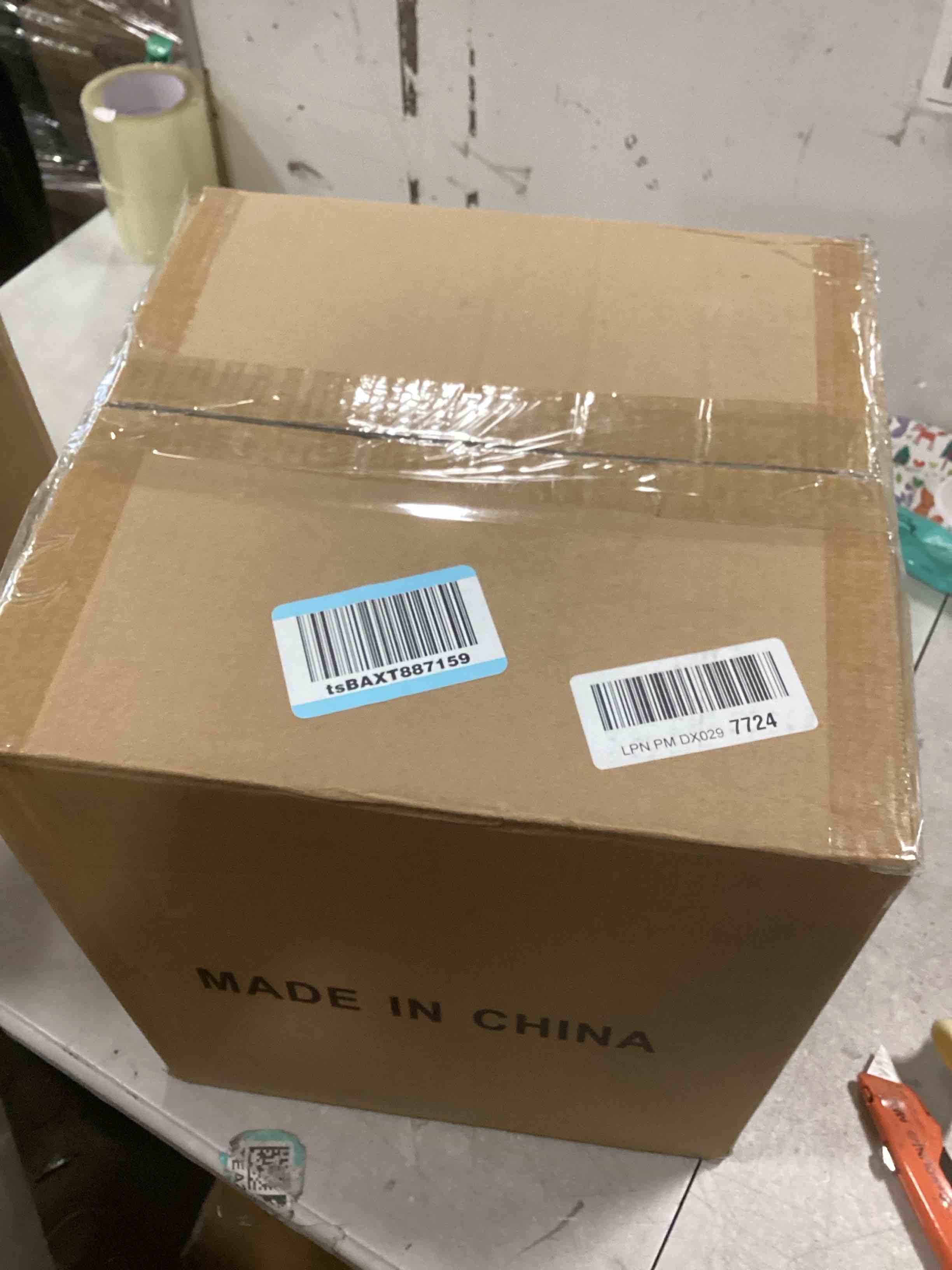 https://s3.amazonaws.com/lotting-images-prod/bidfta/PNK3710083_1747146093823.jpeg