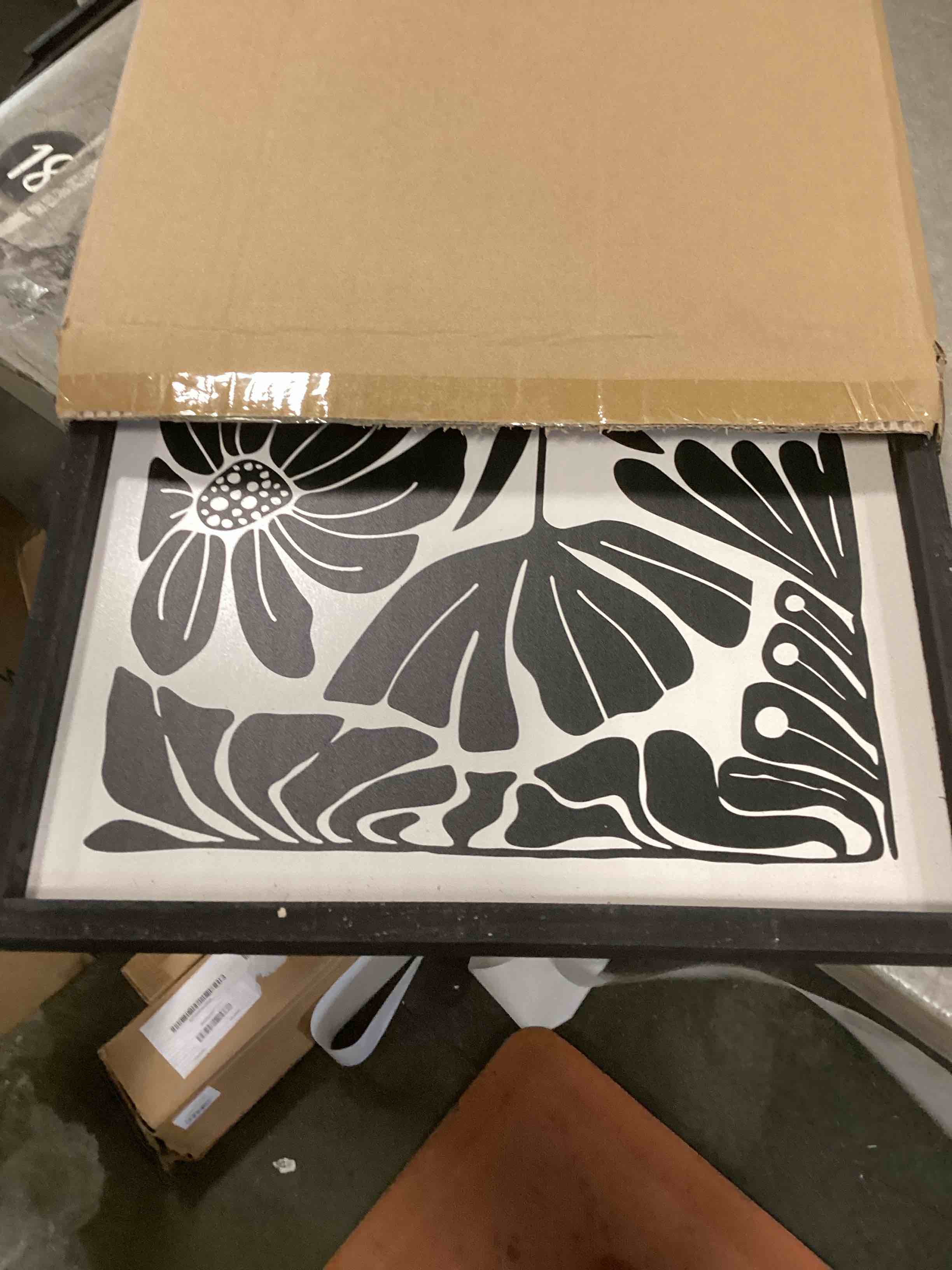 https://s3.amazonaws.com/lotting-images-prod/bidfta/PNK3710616_1747333770891.jpeg