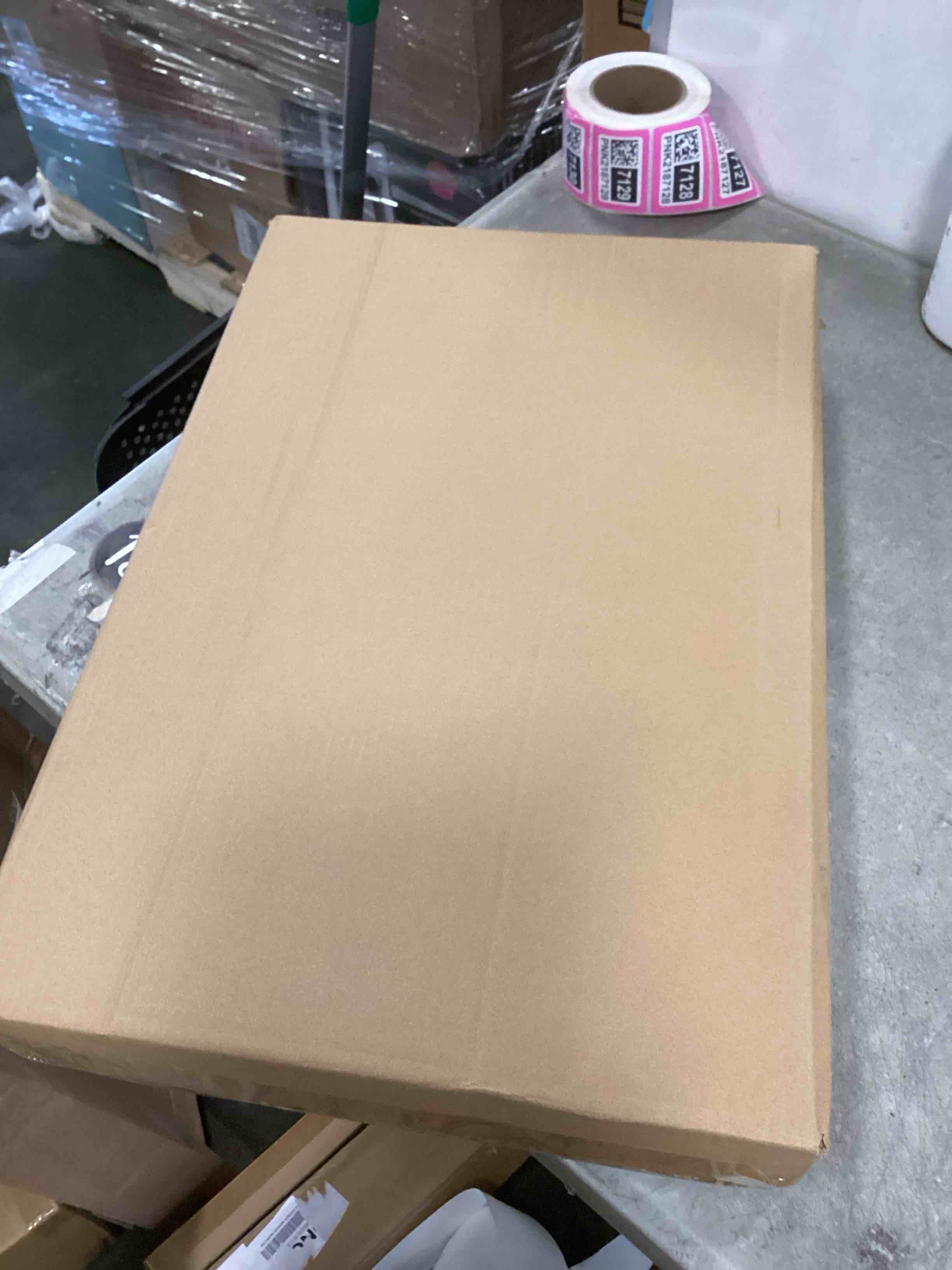 https://s3.amazonaws.com/lotting-images-prod/bidfta/PNK3710616_1747333788442.jpeg