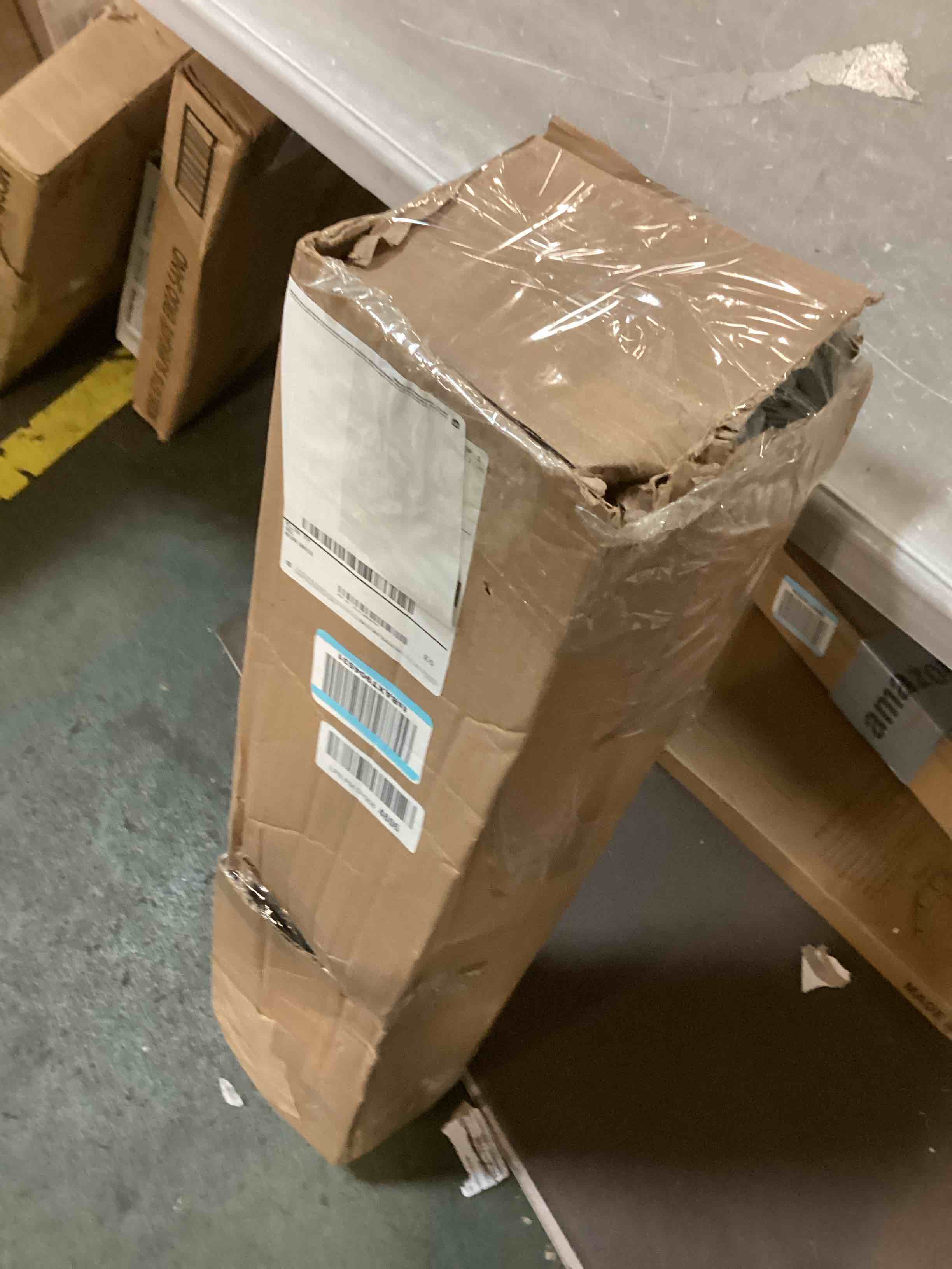 https://s3.amazonaws.com/lotting-images-prod/bidfta/PNK3711353_1747763081690.jpeg