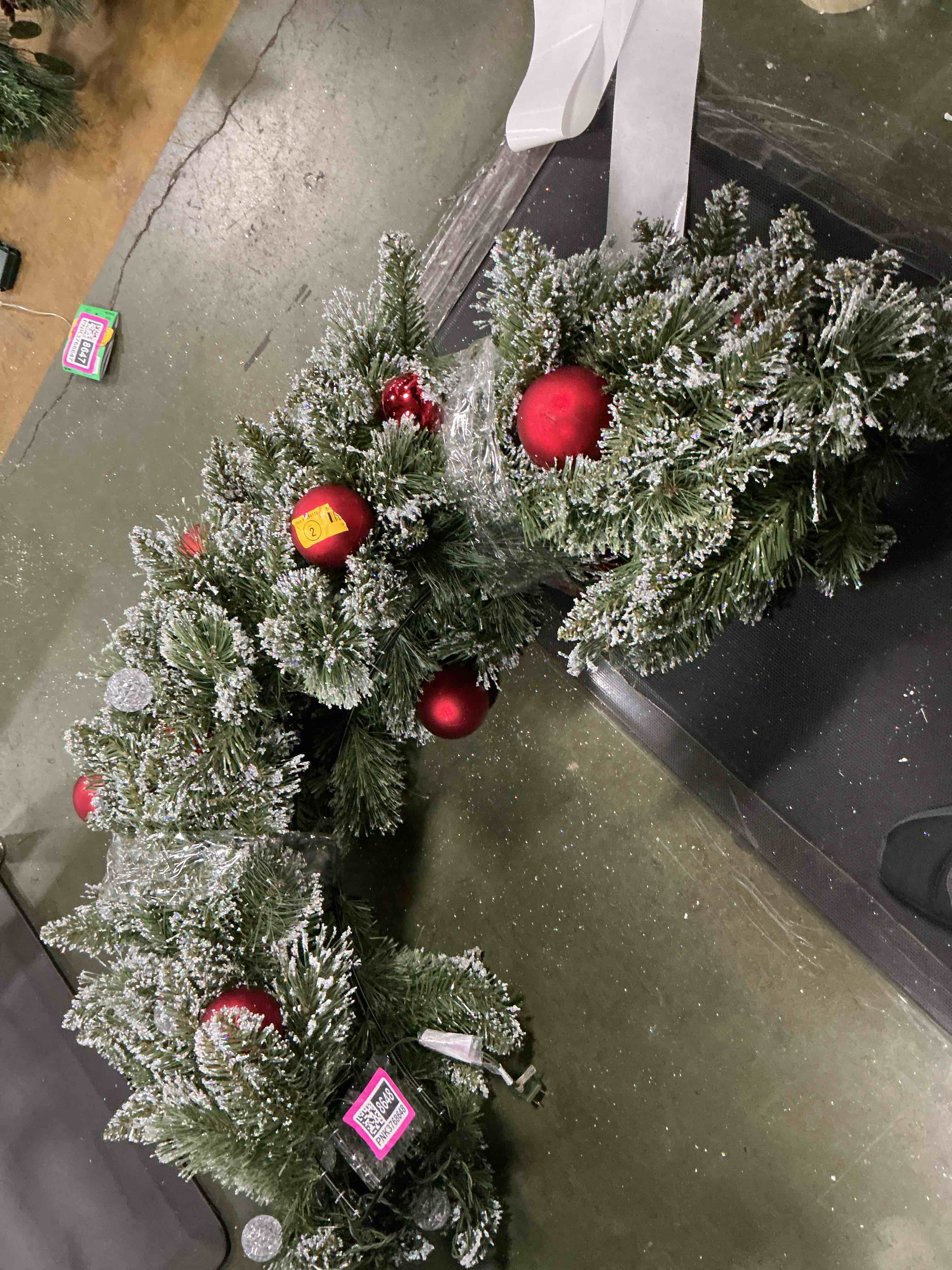 Condition photo showing As Is for Holiday Living Indoor Pre-lit Battery-operated 6-ft Mixed, round