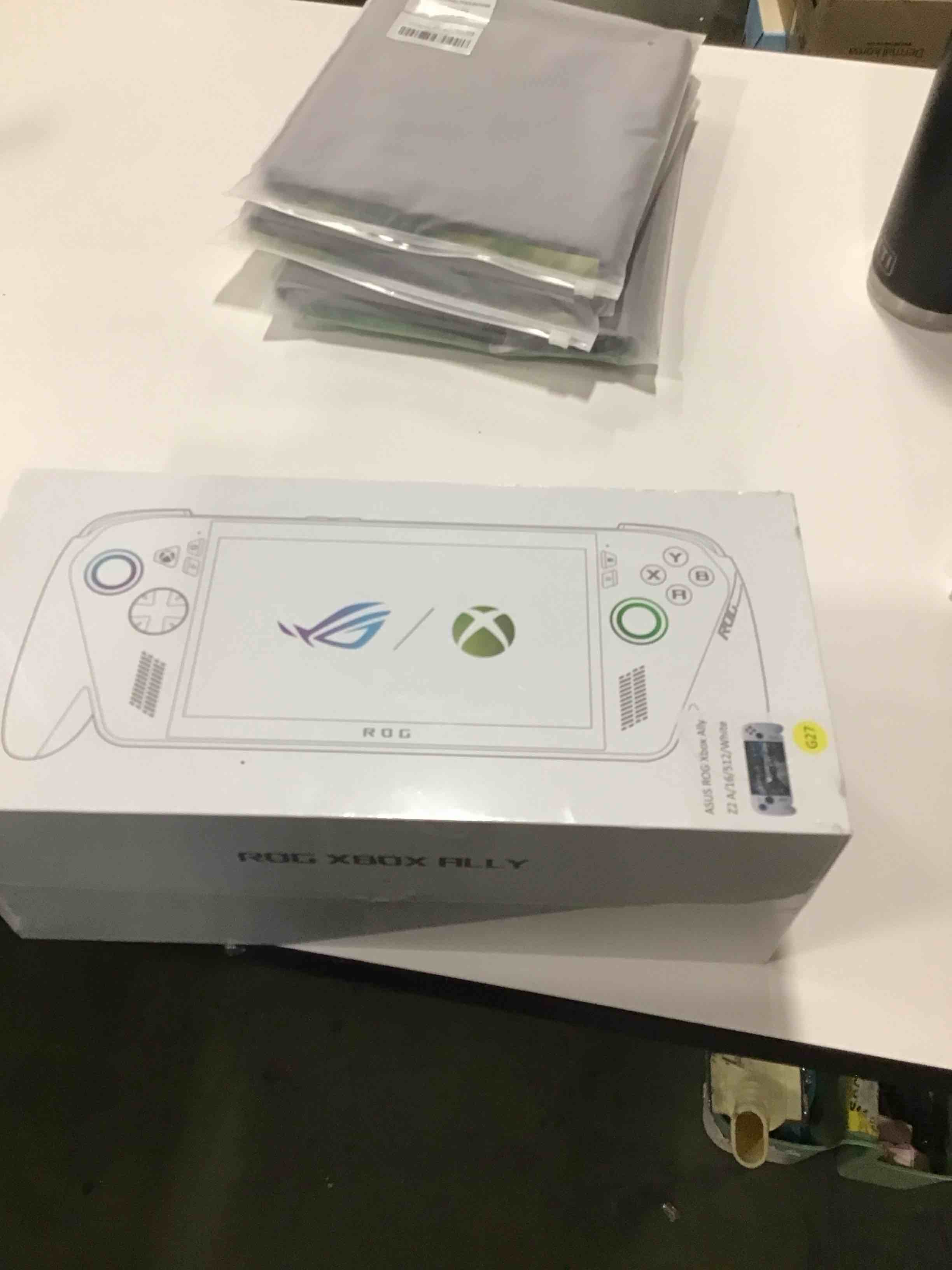 ASUS ROG Xbox Ally – 7” 1080p 120Hz Touchscreen Gaming Handheld, 3-month Xbox Game Pass Premium included, AMD Ryzen Z2 A, 16GB RAM, 512GB SSD, White