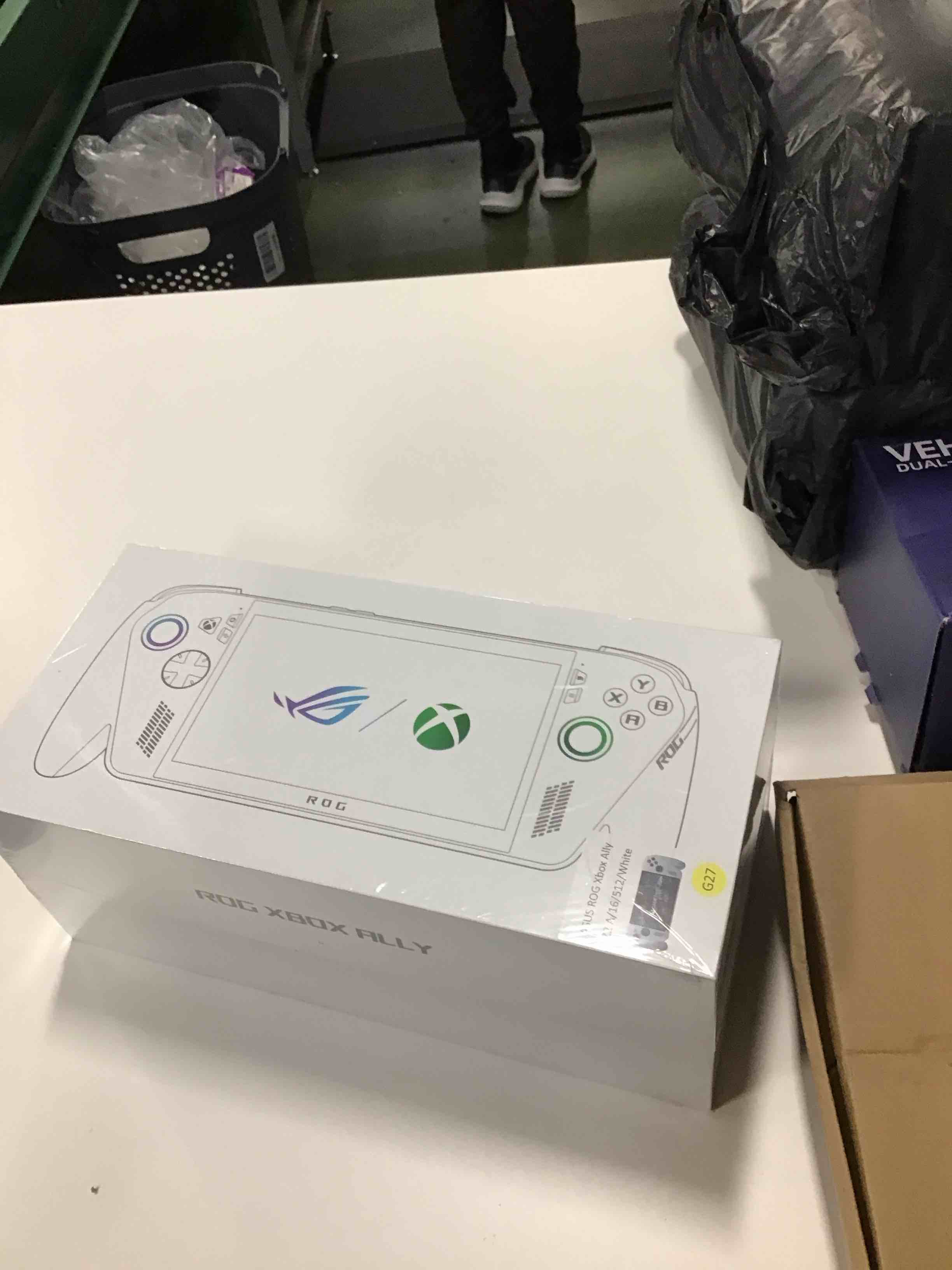 ASUS ROG Xbox Ally – 7” 1080p 120Hz Touchscreen Gaming Handheld, 3-month Xbox Game Pass Premium included, AMD Ryzen Z2 A, 16GB RAM, 512GB SSD, White