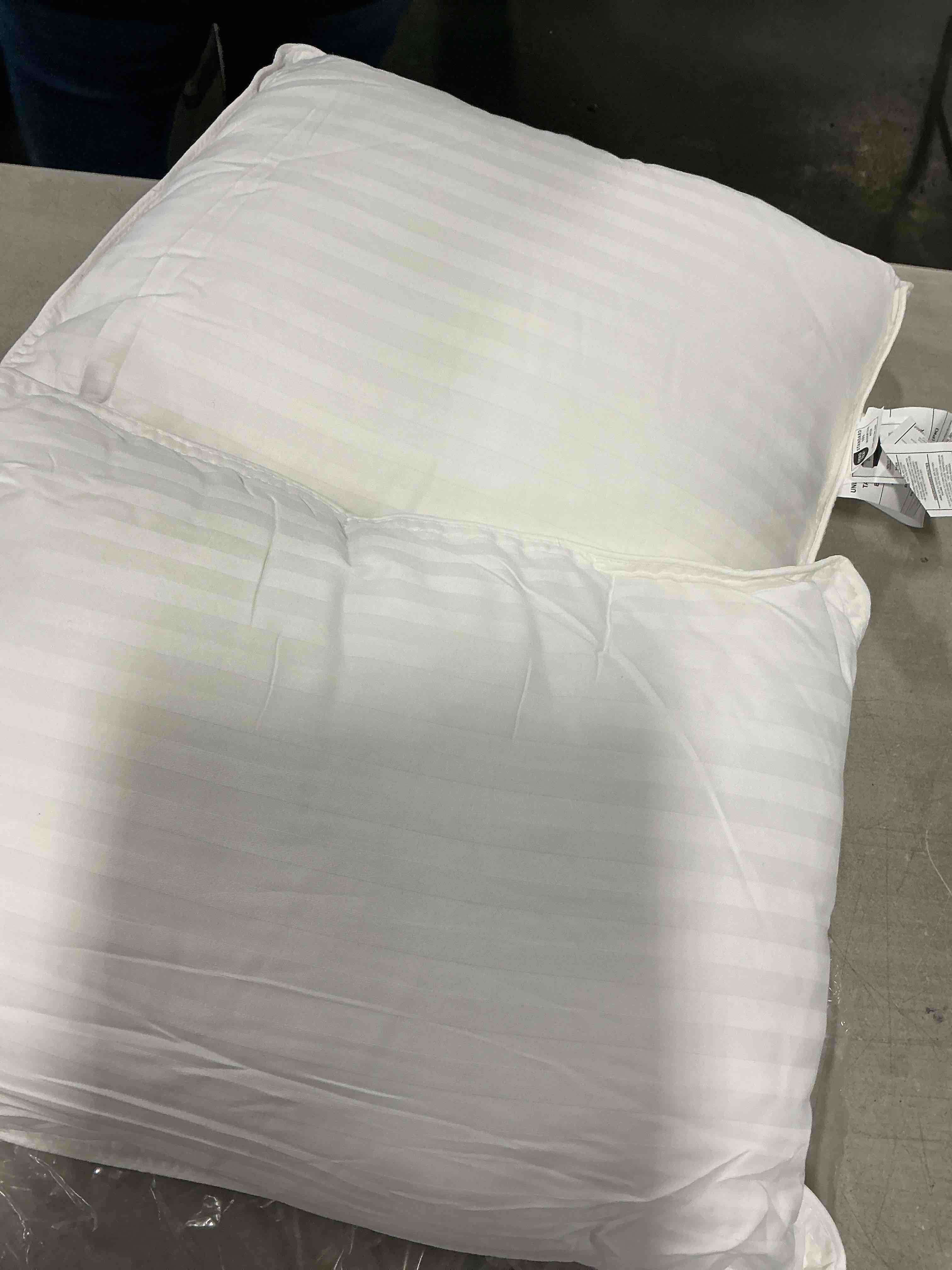 Condition photo showing Good Condition for Utopia Bedding Toddler Pillow (White, 2 Pack), 13x18 Pillows for Sleeping, Soft and Breathable Cotton Blend Shell, Small Kids Pillow Perfect for Toddler Bed and Travel (Intended for Age 2 and up) 13x18 Inch (Pack of 2) White