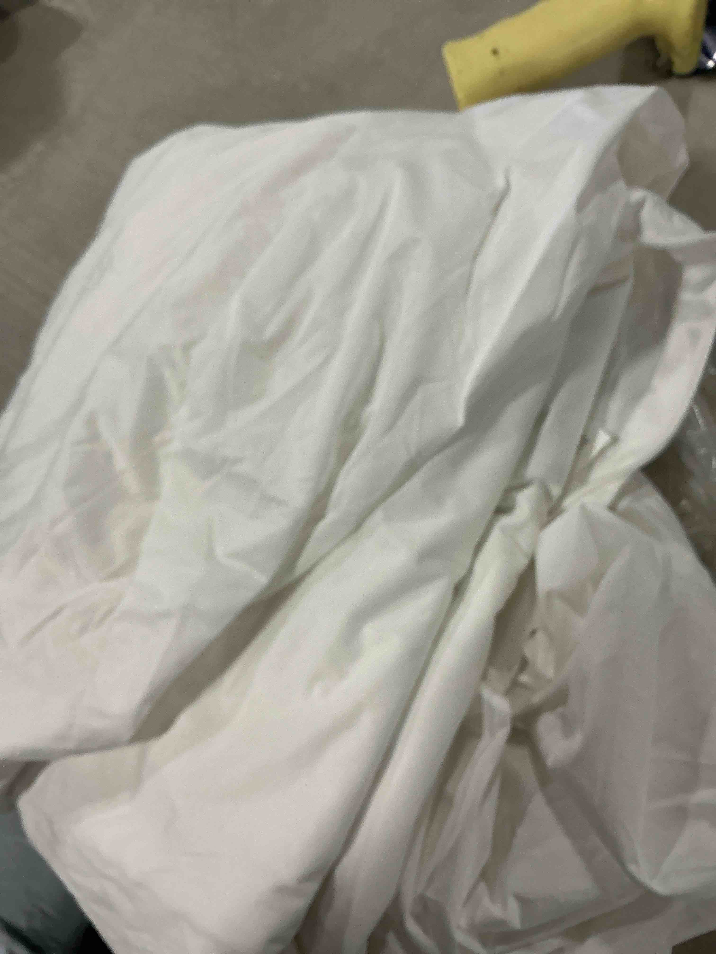 Condition photo showing item condition for Utopia Bedding King Deep Pocket Fitted Sheet – Extra Deep Pocket – Fits up to 21 Inch Mattress – Hotel Luxury – Soft, Breathable and Comfy – Shrinkage and Fade Resistant – Easy Care – (White)