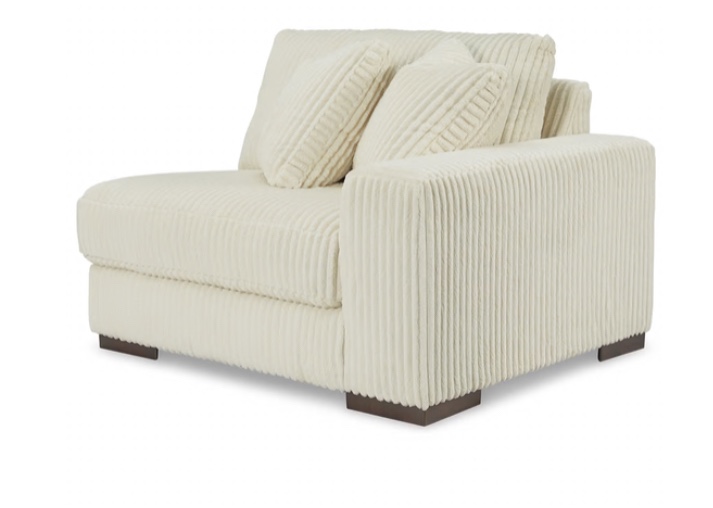 Lindyn Right-arm Facing Corner Chair