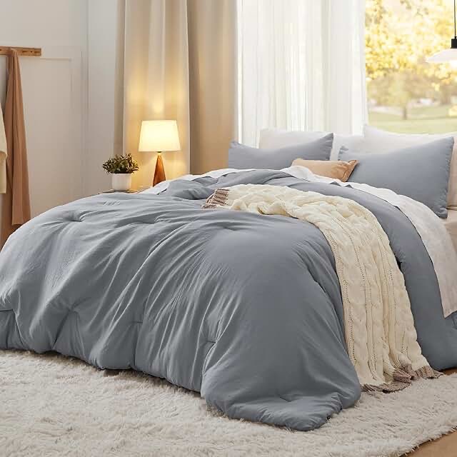 Bedsure King Size Comforter Set, Reversible Grey Soft Prewashed Bedding for All Seasons, 3 Pieces Warm Down Alternative Bed Set, 1 Lightweight Comforter (104"x90") and 2 Pillowcases (20"x36")