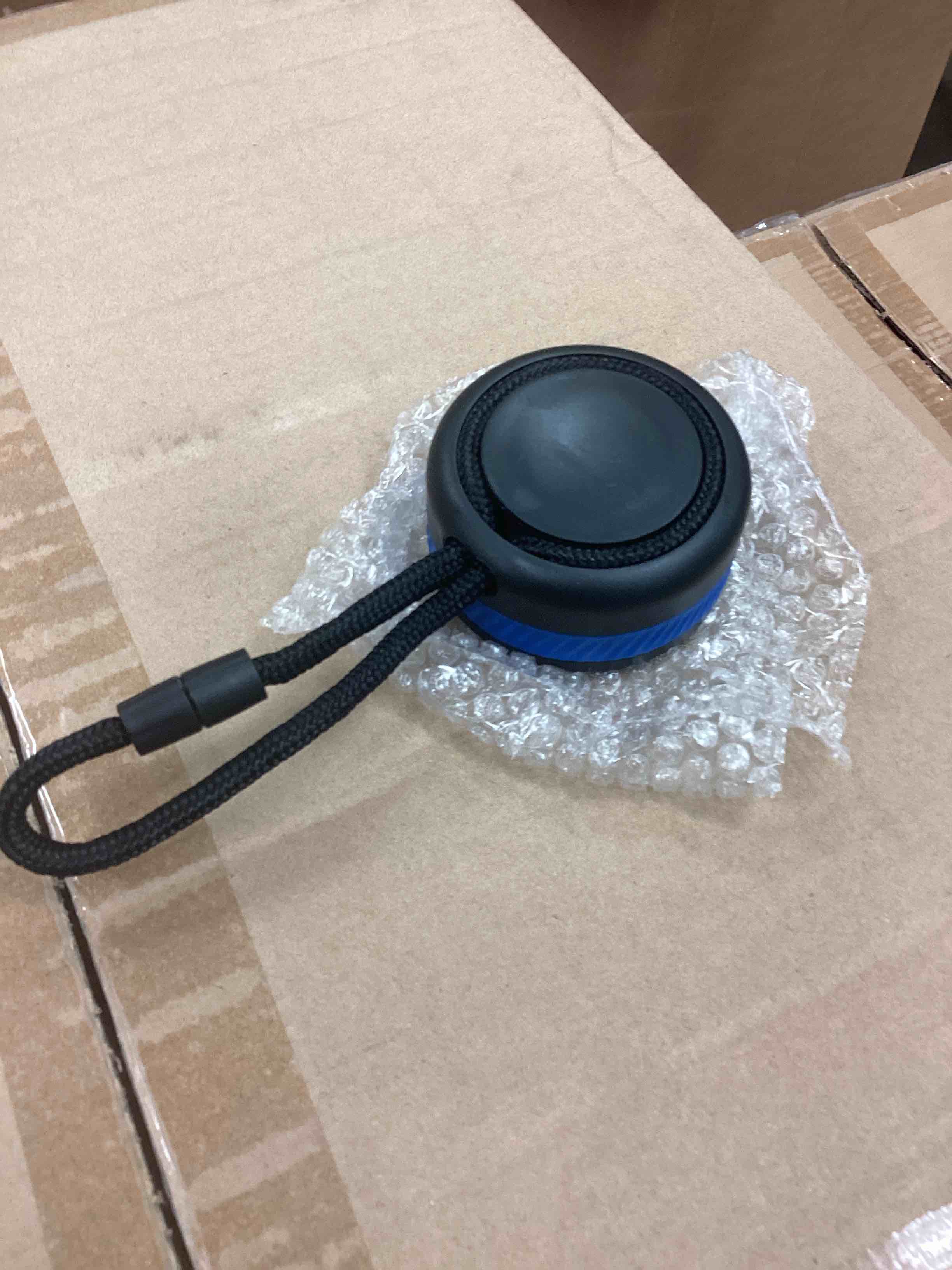 (Case of 100Pcs) Stainless   Bottle—Replacement   Lid   w/ Blue/Black Rope