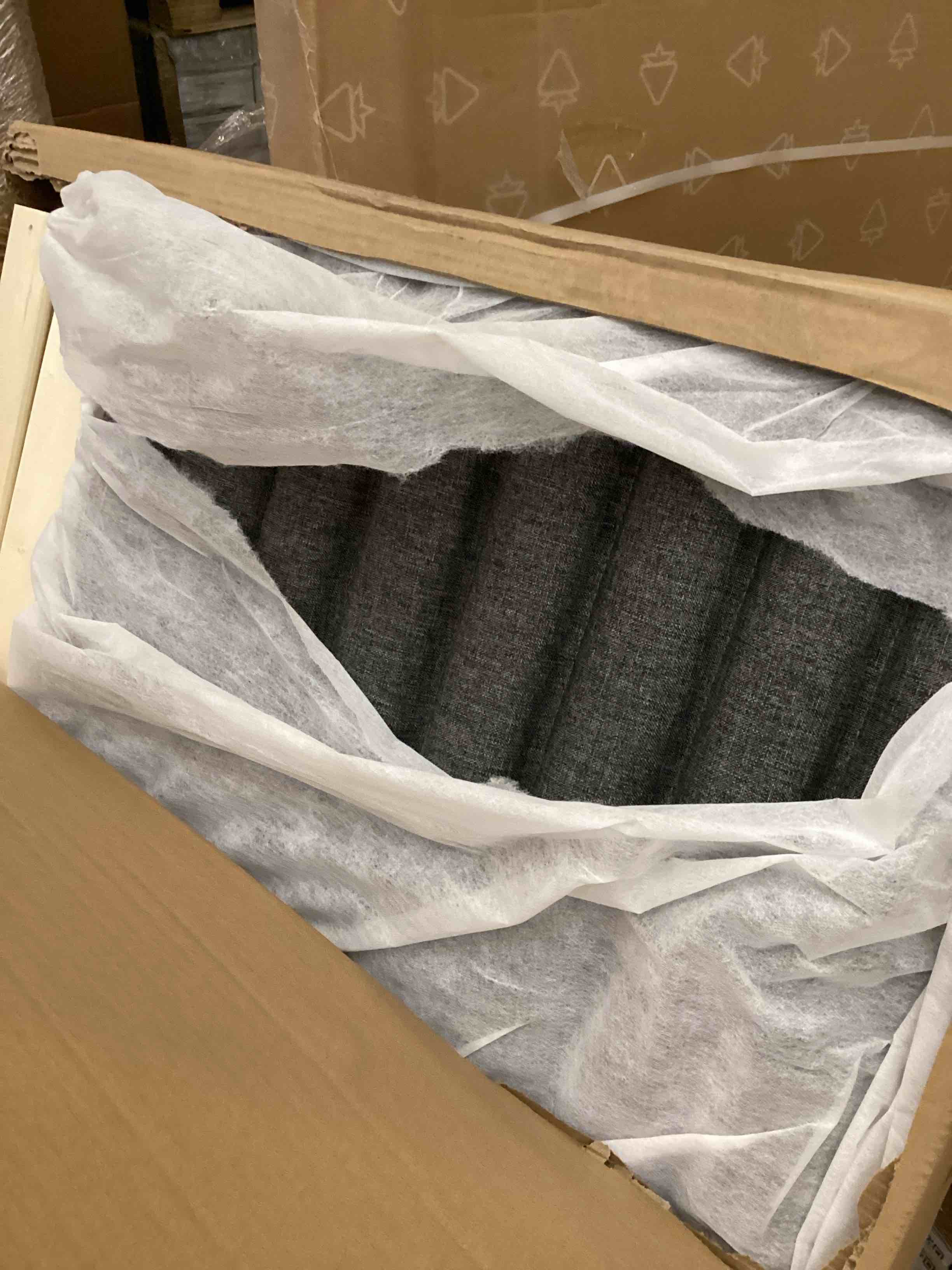 Condition photo showing Good Condition for Full Size Linen Upholstered Daybed with Trundle,Bedroom Wood Sofa Bed Frame W/No Box Spring Needed,Classic Design,Space-Saving,for Apartment,Guest Room,Gray (incomplete box 1 of 2 only ) (similar photo) 