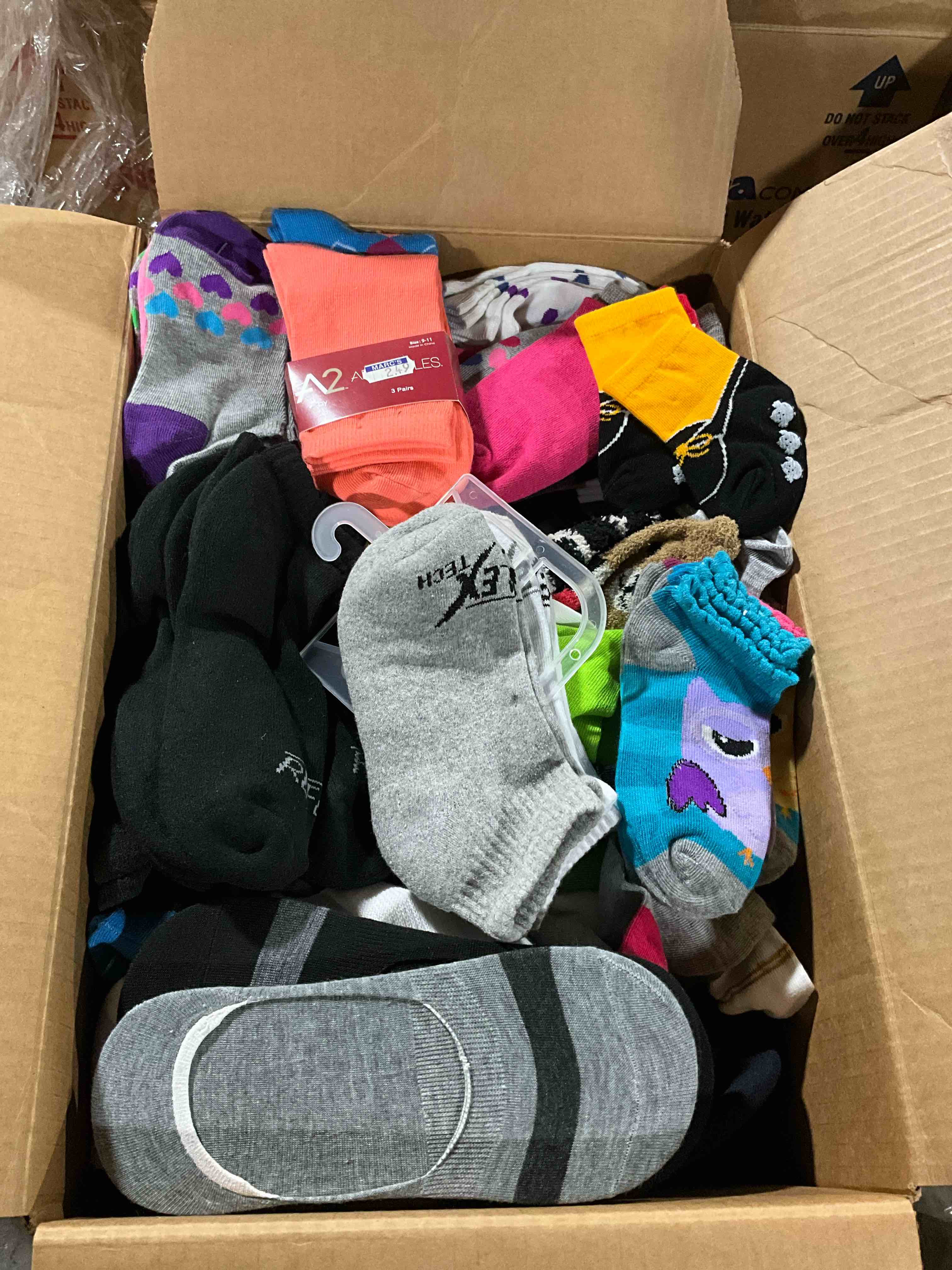 box lot of miscellaneous items 