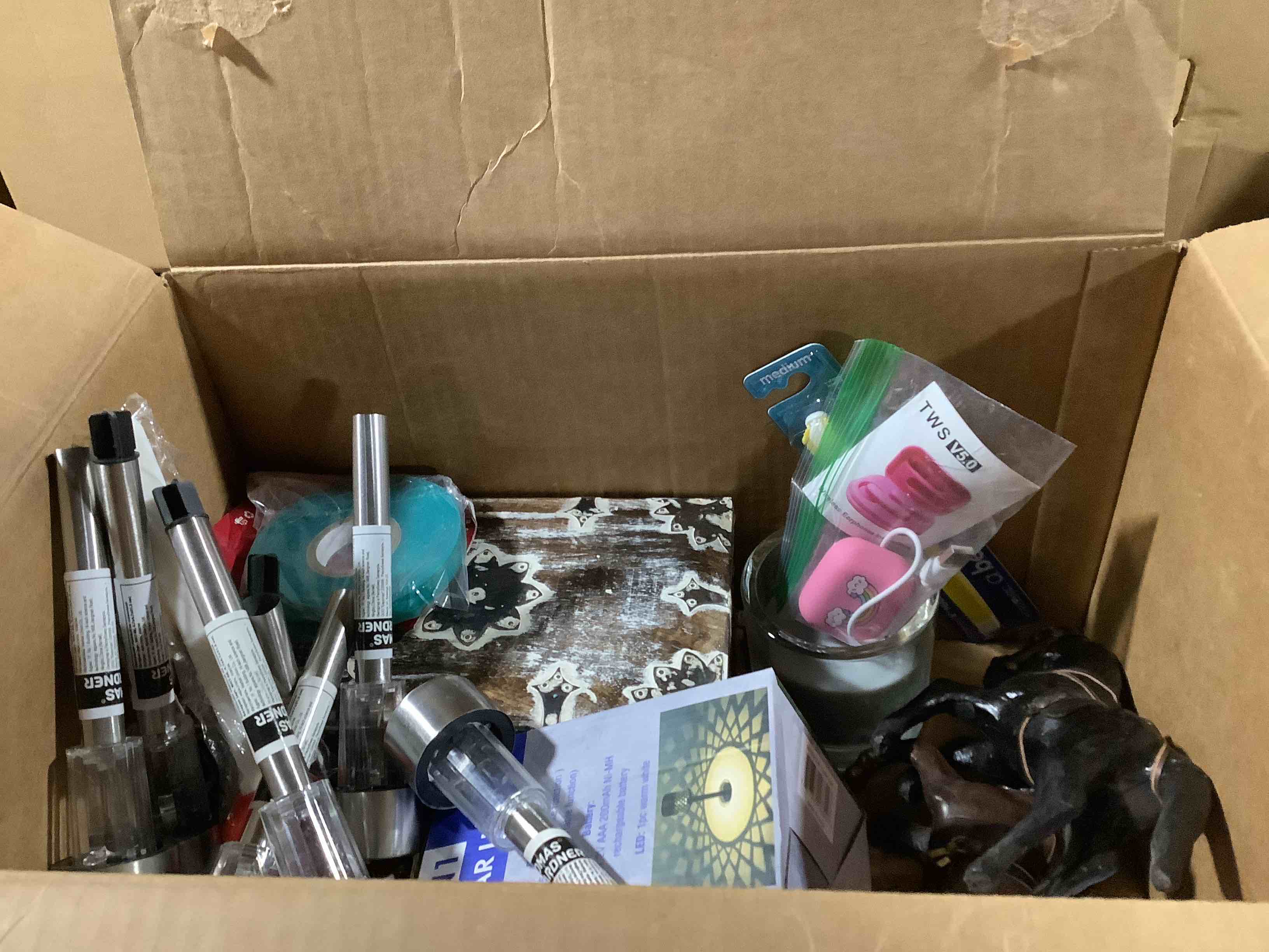 box lot of miscellaneous items 