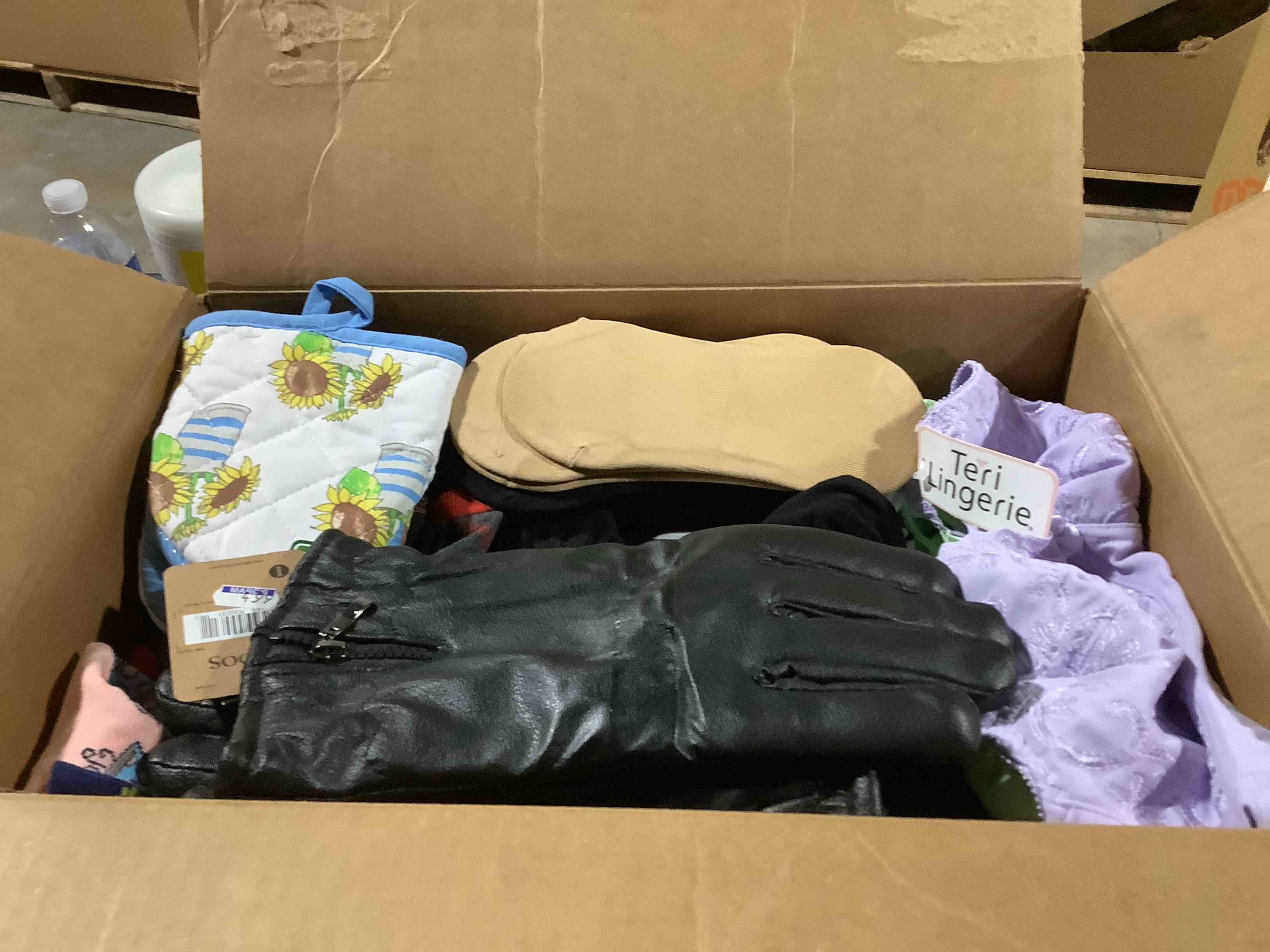 box lot of miscellaneous items 