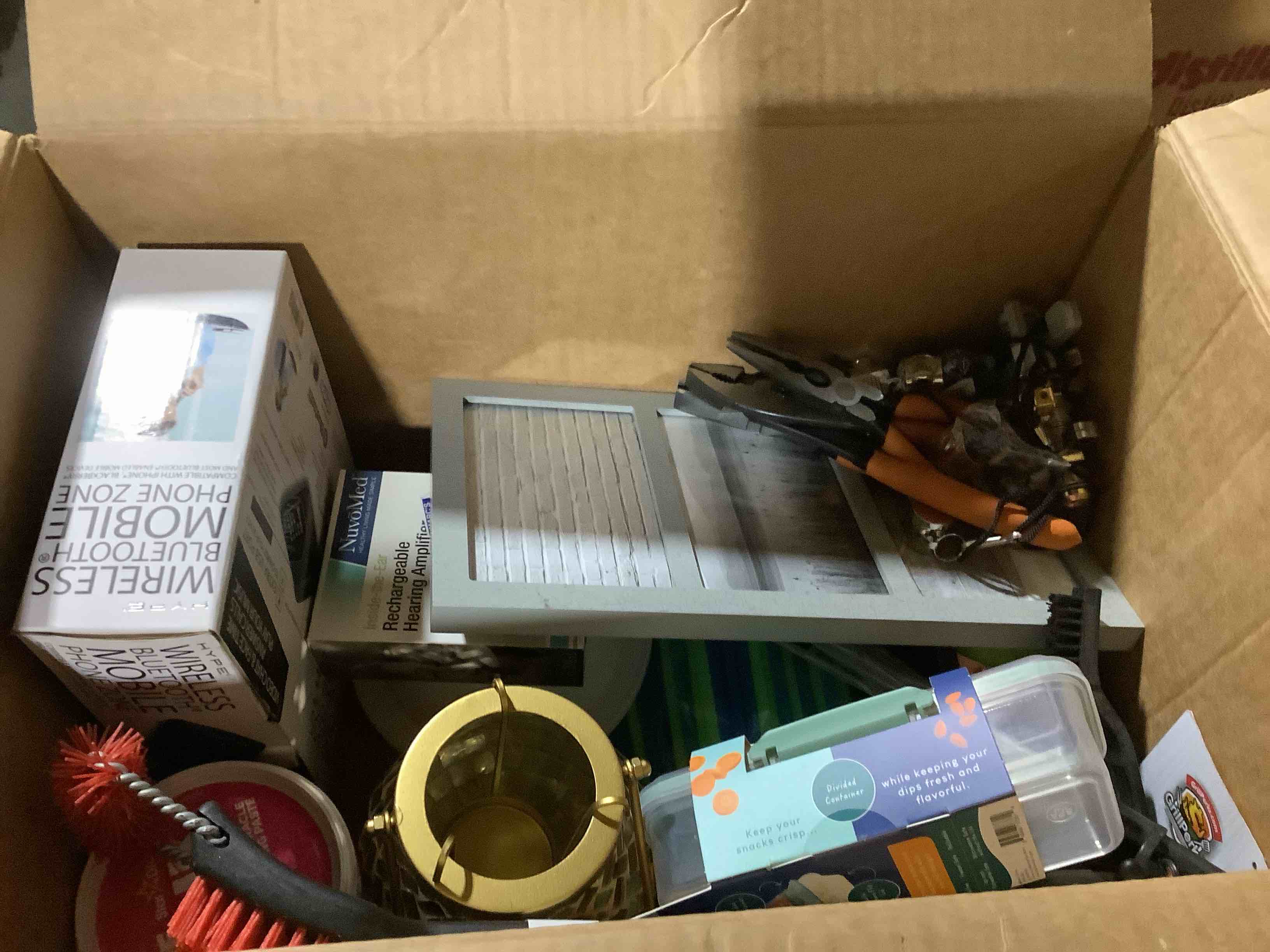 box lot of miscellaneous items 