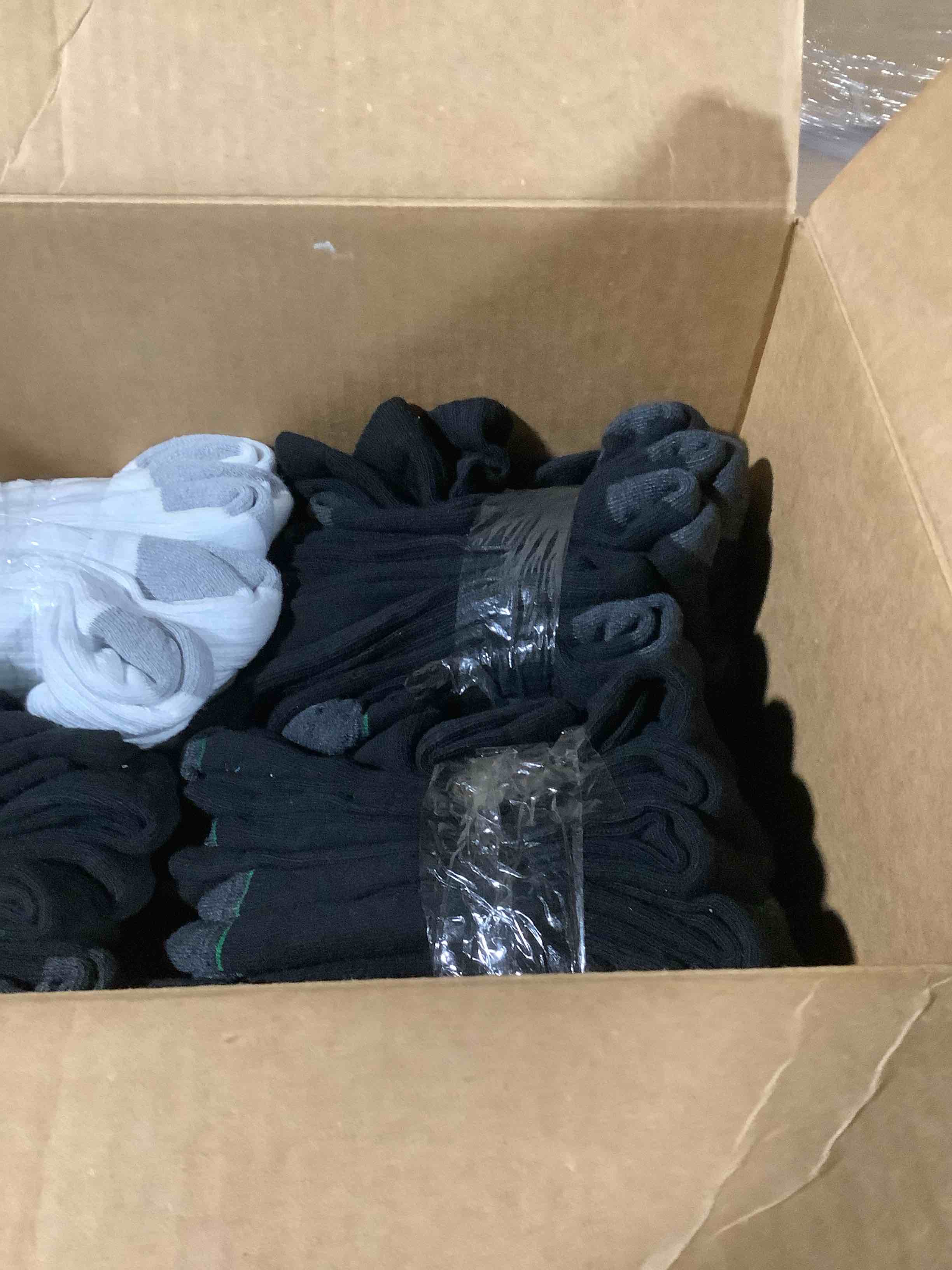 Condition photo showing Good Condition for box lot of miscellaneous items 