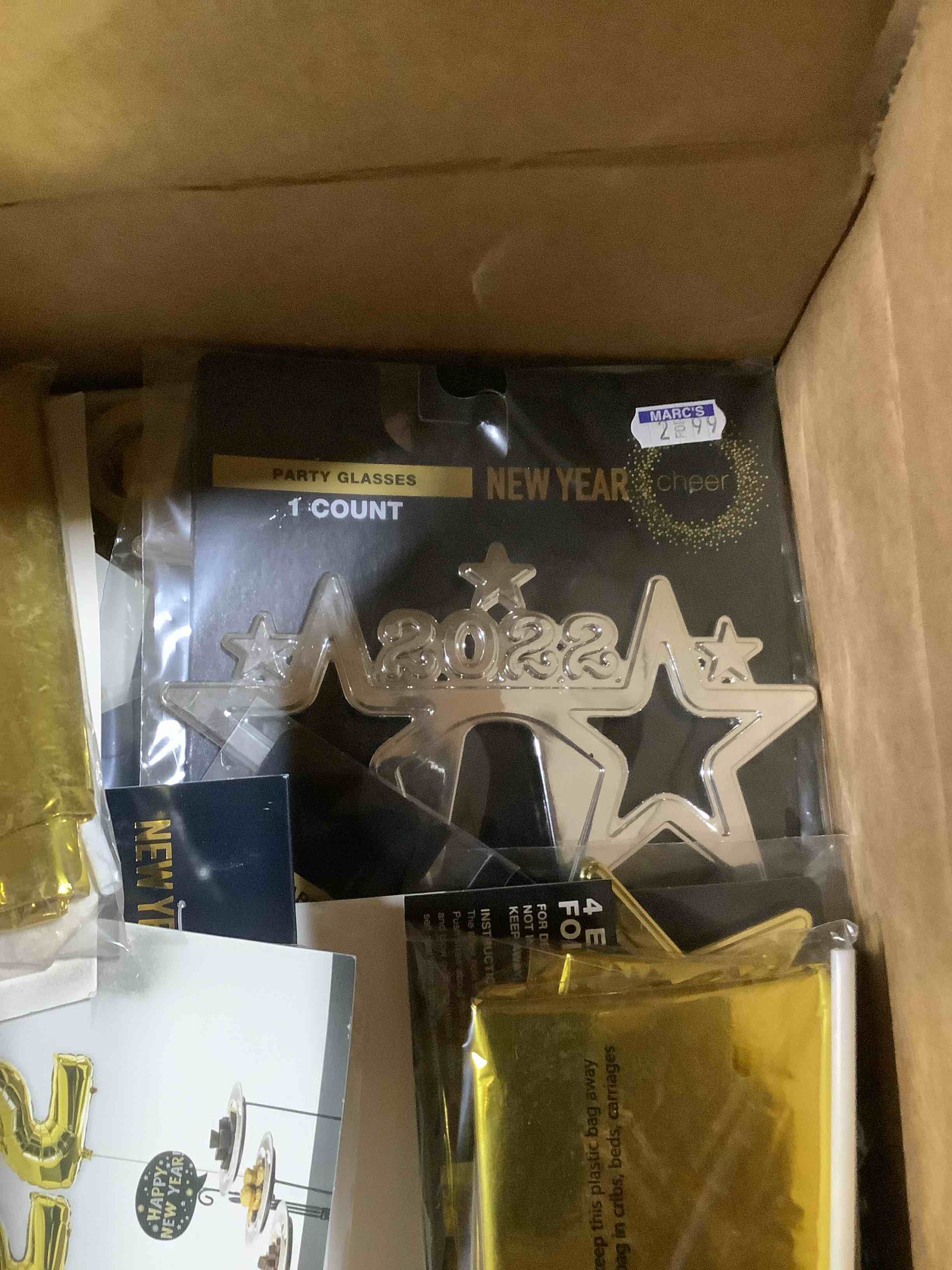 Condition photo showing Good Condition for box lot of miscellaneous items 