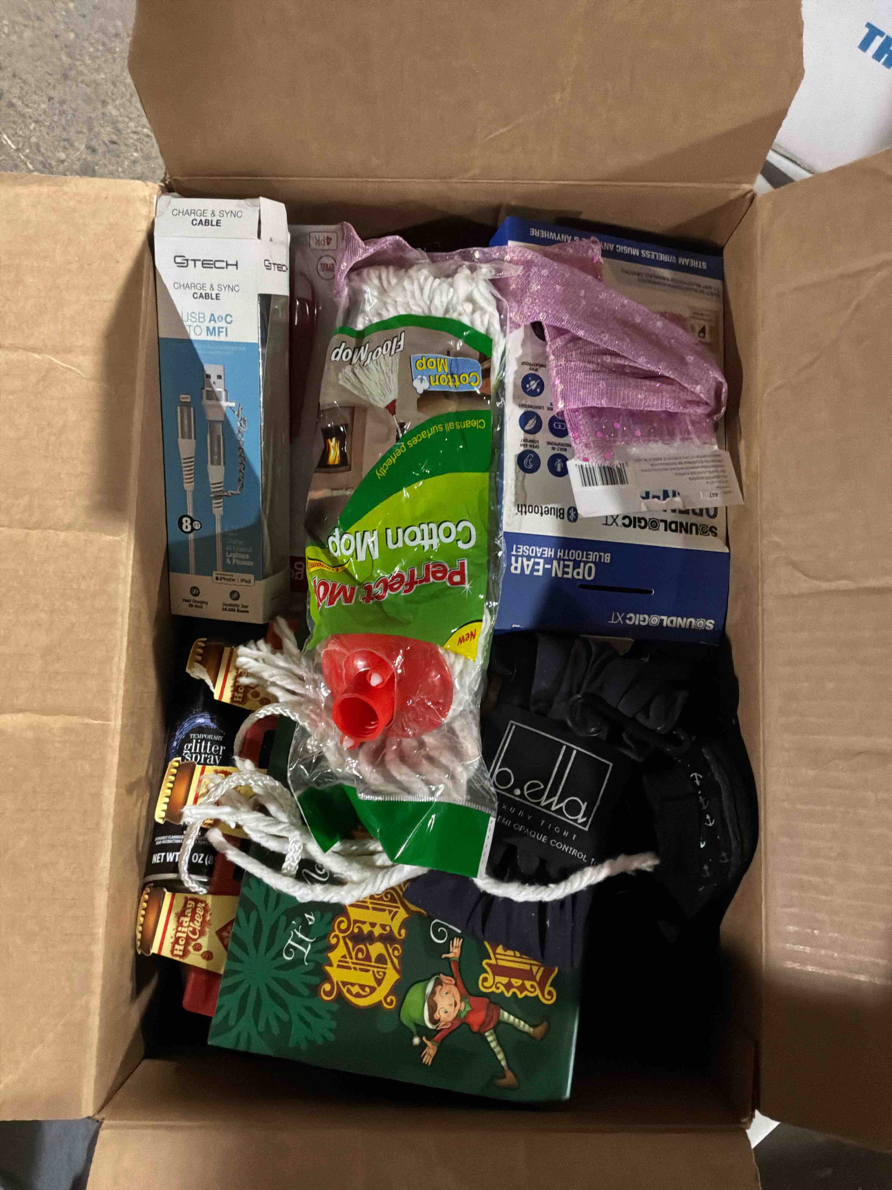 Condition photo showing Good Condition for box lot of miscellaneous items 