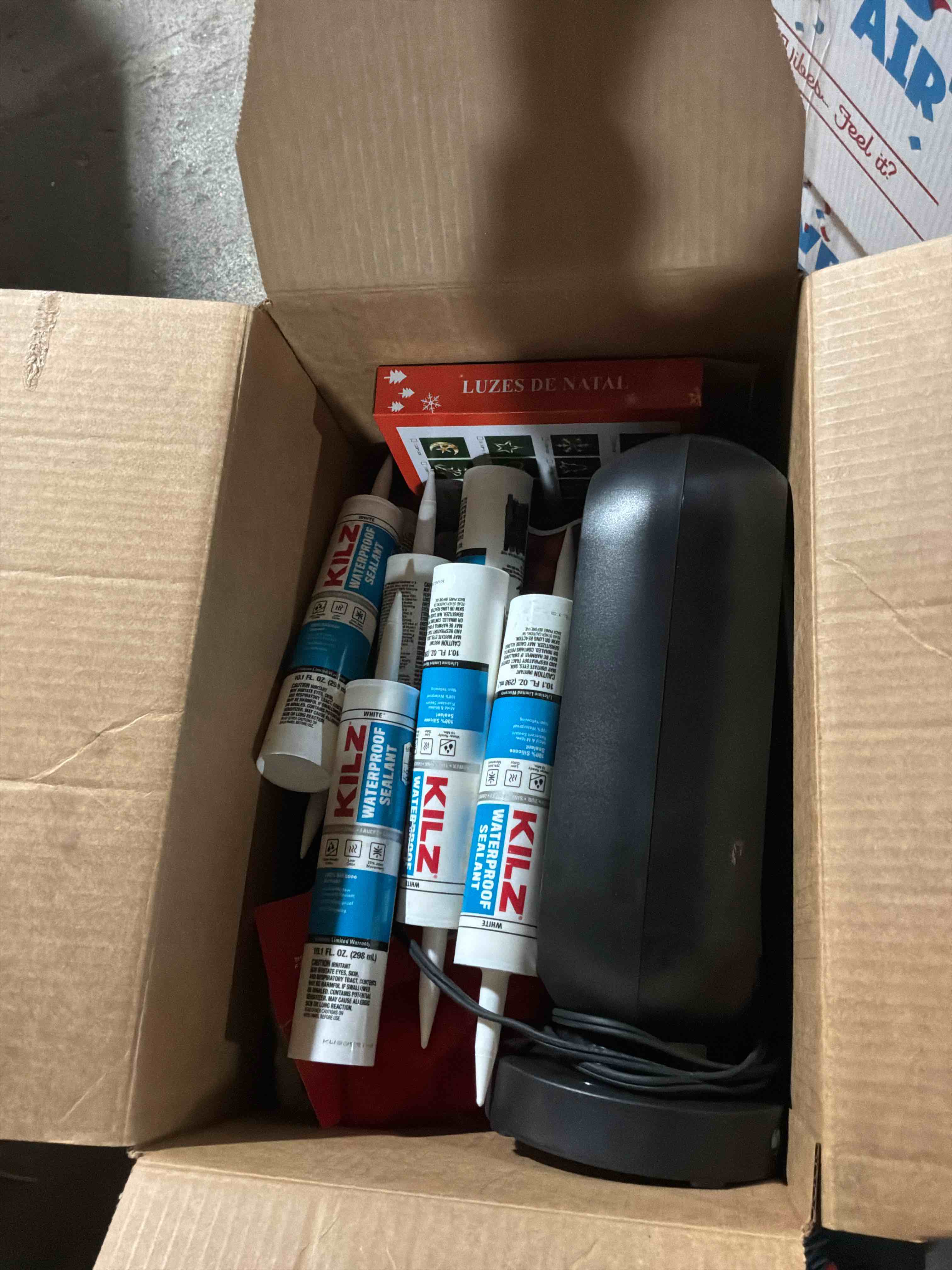 Condition photo showing Good Condition for box lot of miscellaneous items 