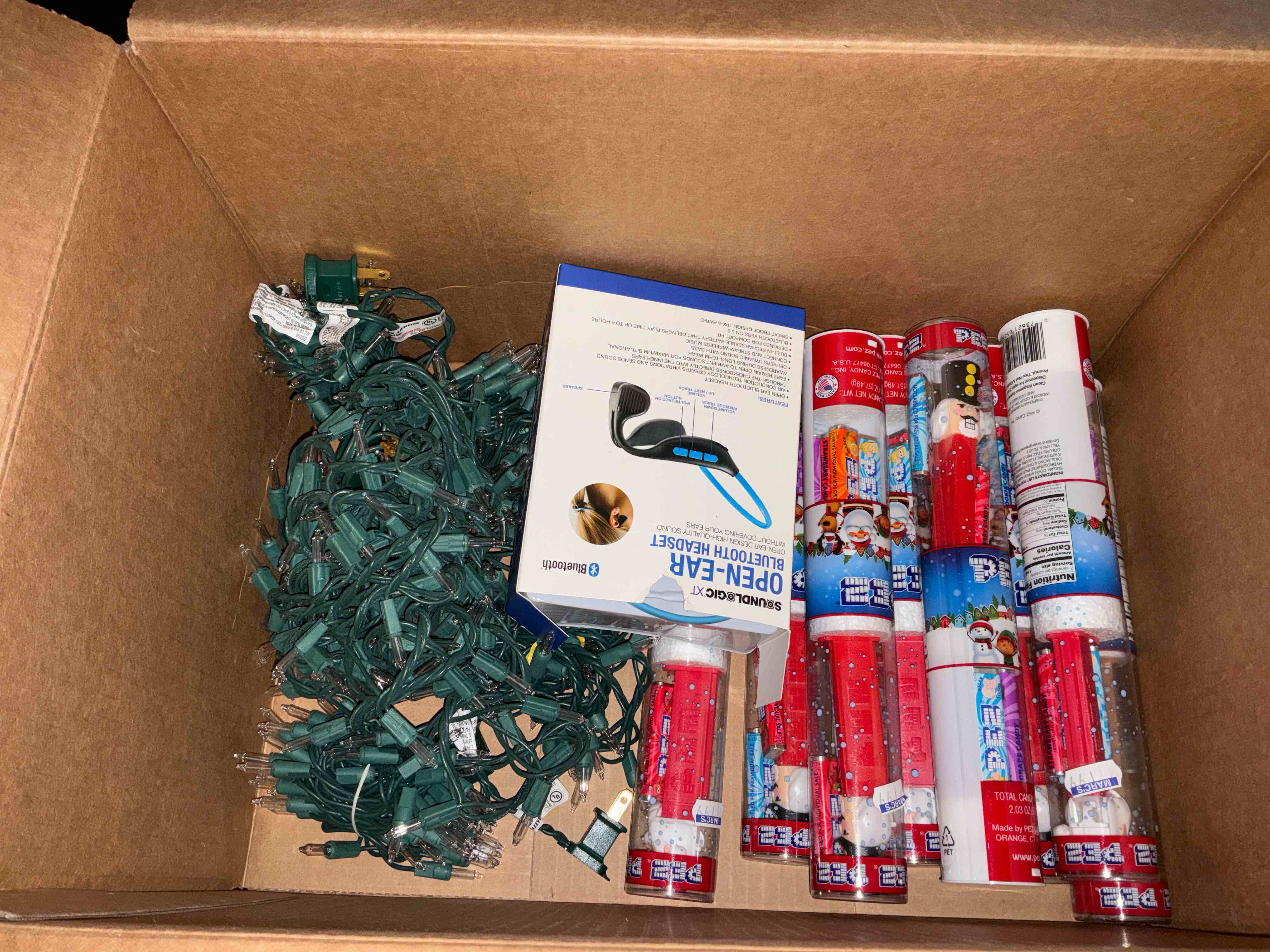 Condition photo showing Good Condition for box lot of miscellaneous items 