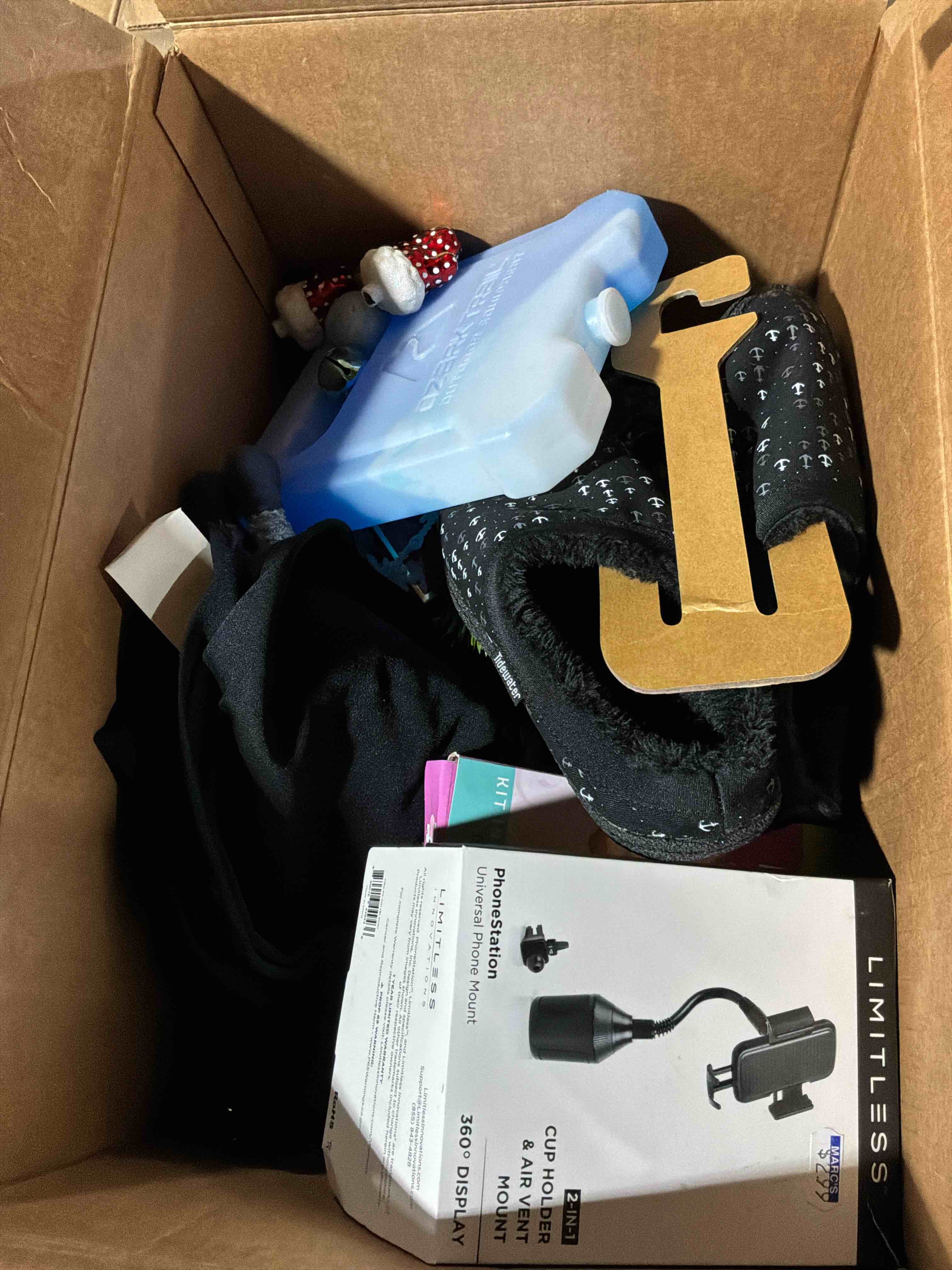 Condition photo showing Good Condition for box lot of miscellaneous items 