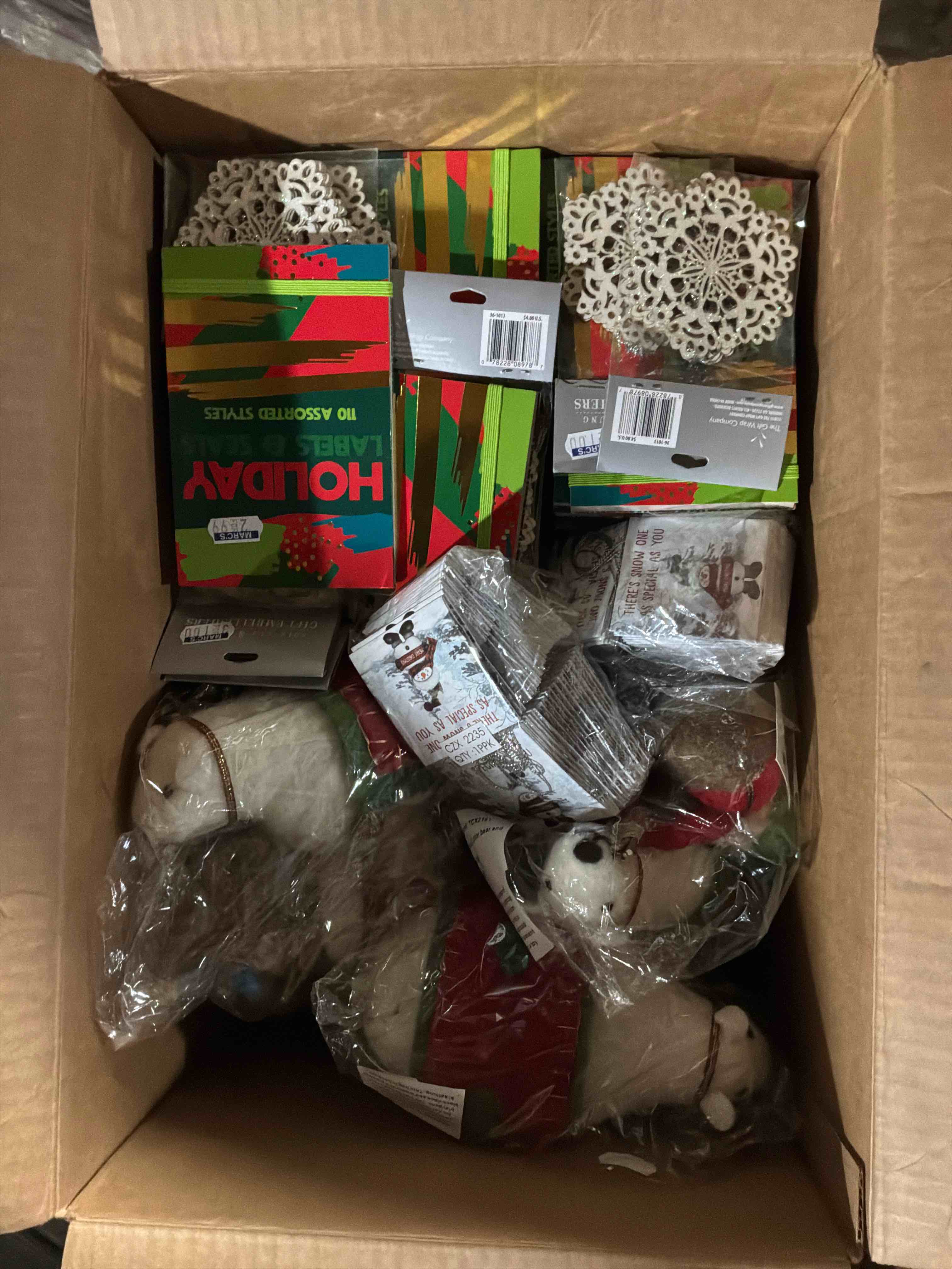 Condition photo showing Good Condition for box lot of miscellaneous items 