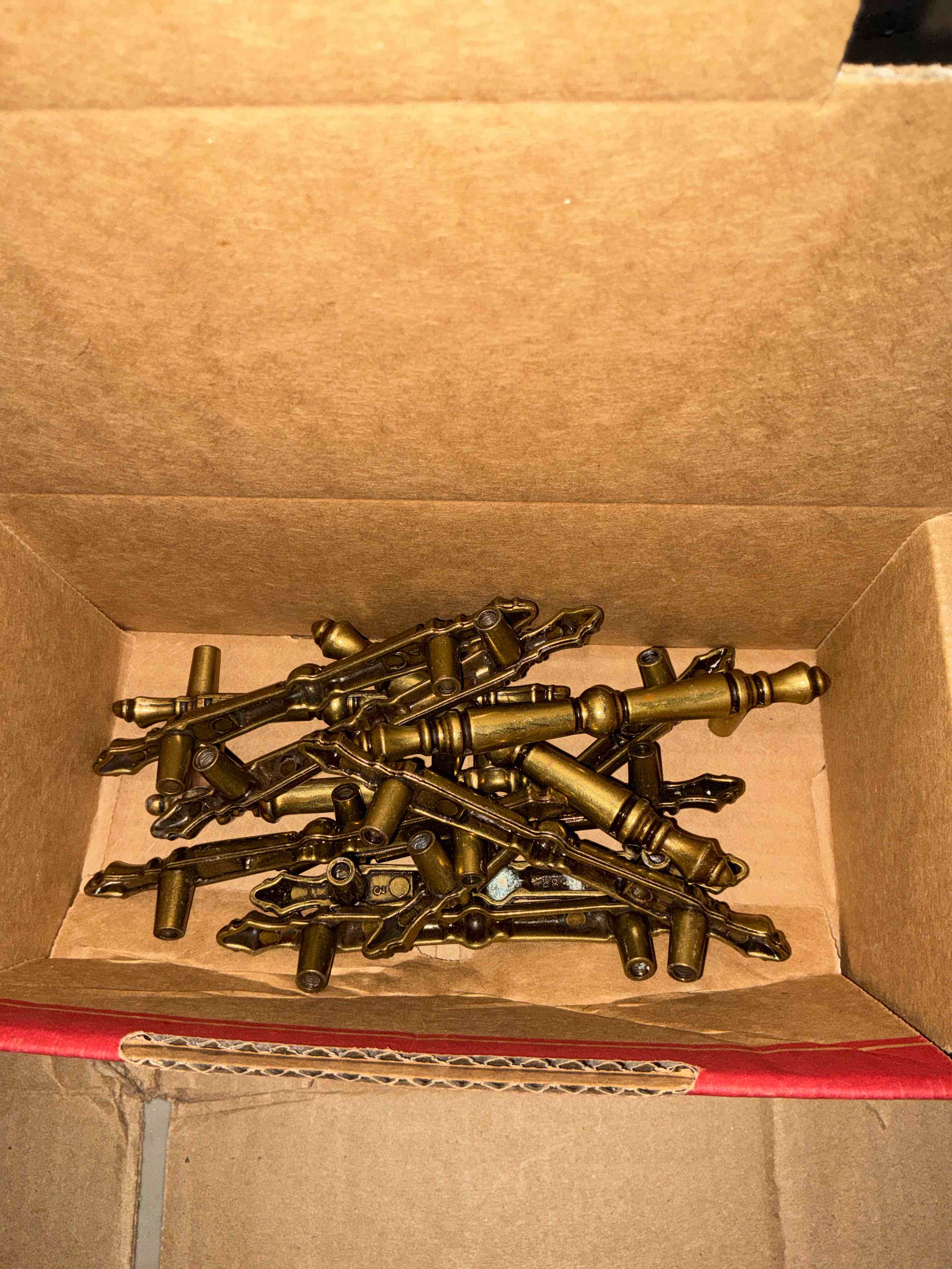 Condition photo showing Good Condition for pack of 12 handles vintage 