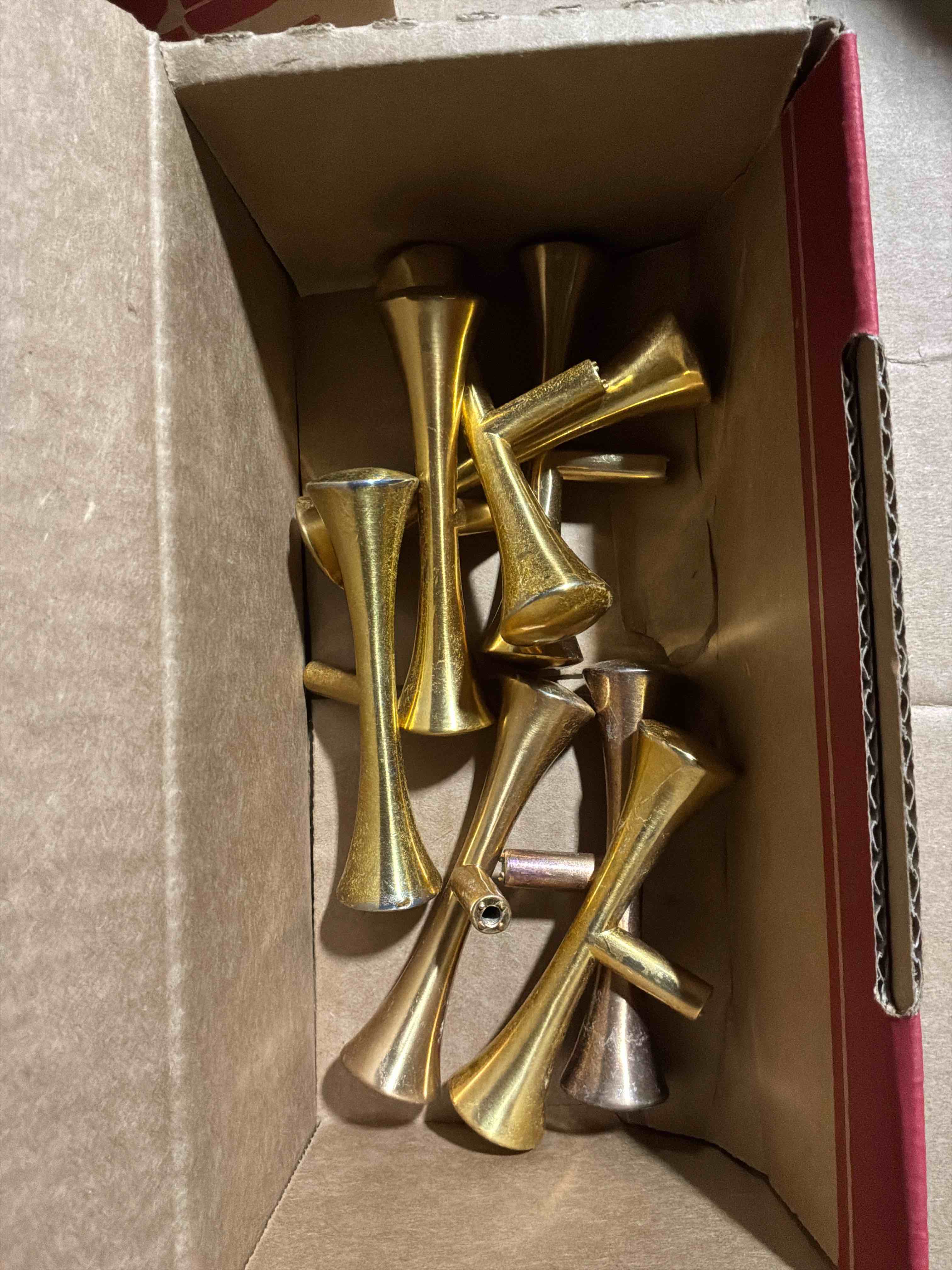 Condition photo showing Good Condition for pack of 8 solid brass mid-century modern cabinet knob - brushed gold