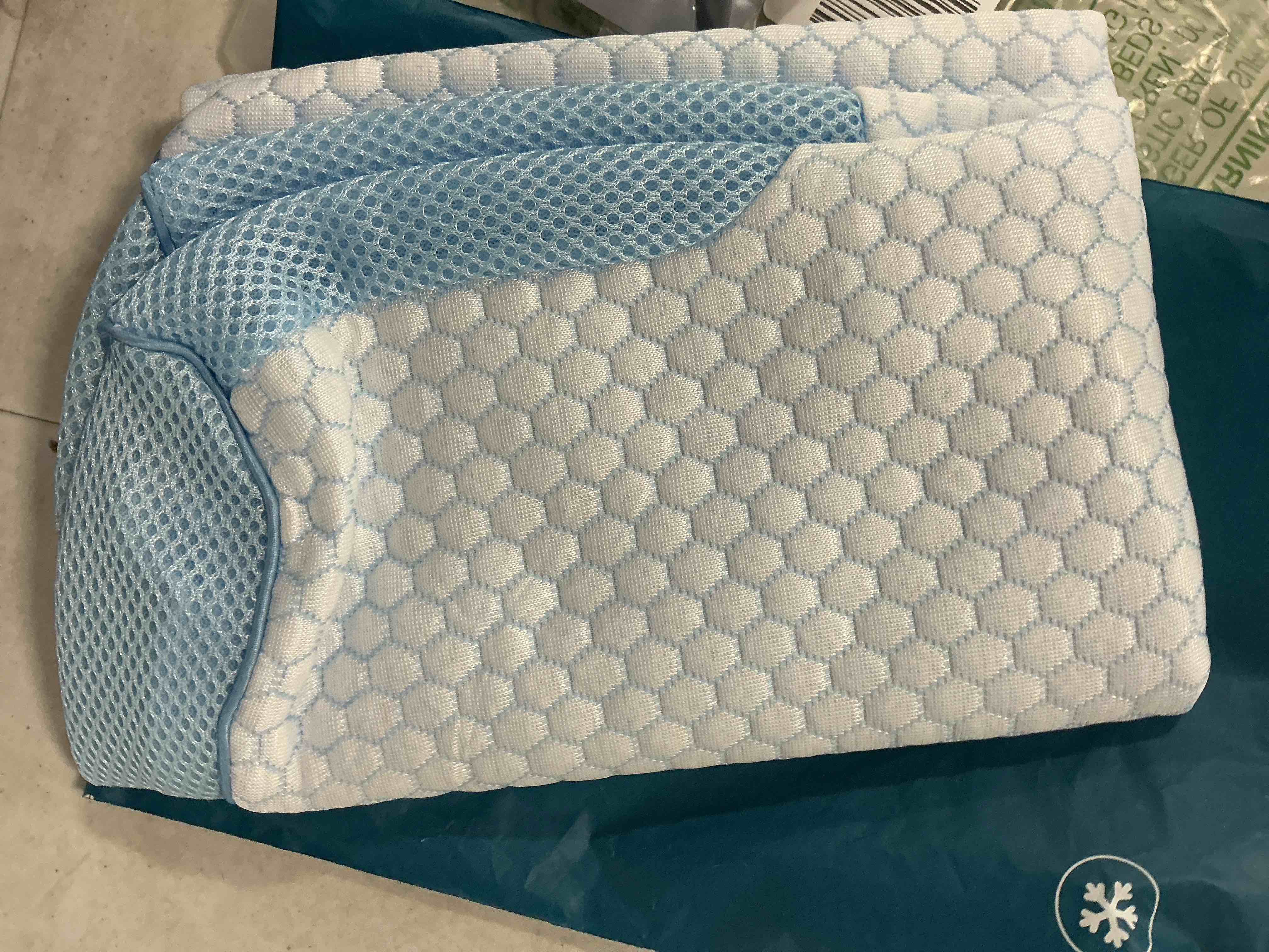 Condition photo showing As Is for Derila Cooling Pillowcase Optimal Temperature Control for Your Memory Foam Pillow for Perfect Sleep. Quality Material White Pillow Cover Standard (19.7" x 11.8" x 3.9") Cooling Pillowcase | White