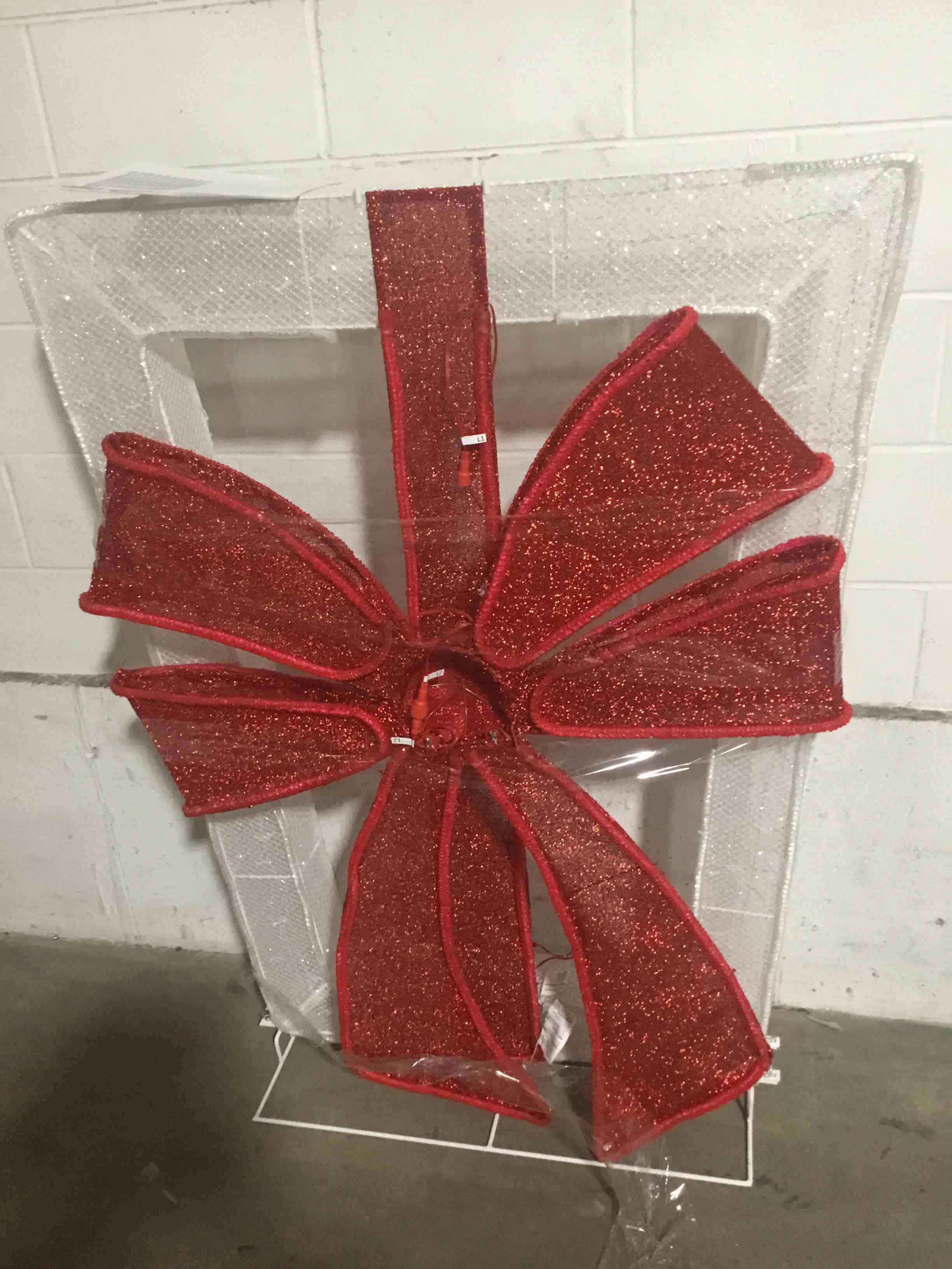 Condition photo showing Good Condition for Holiday Living 4-ft LED White Giftbox Decoration