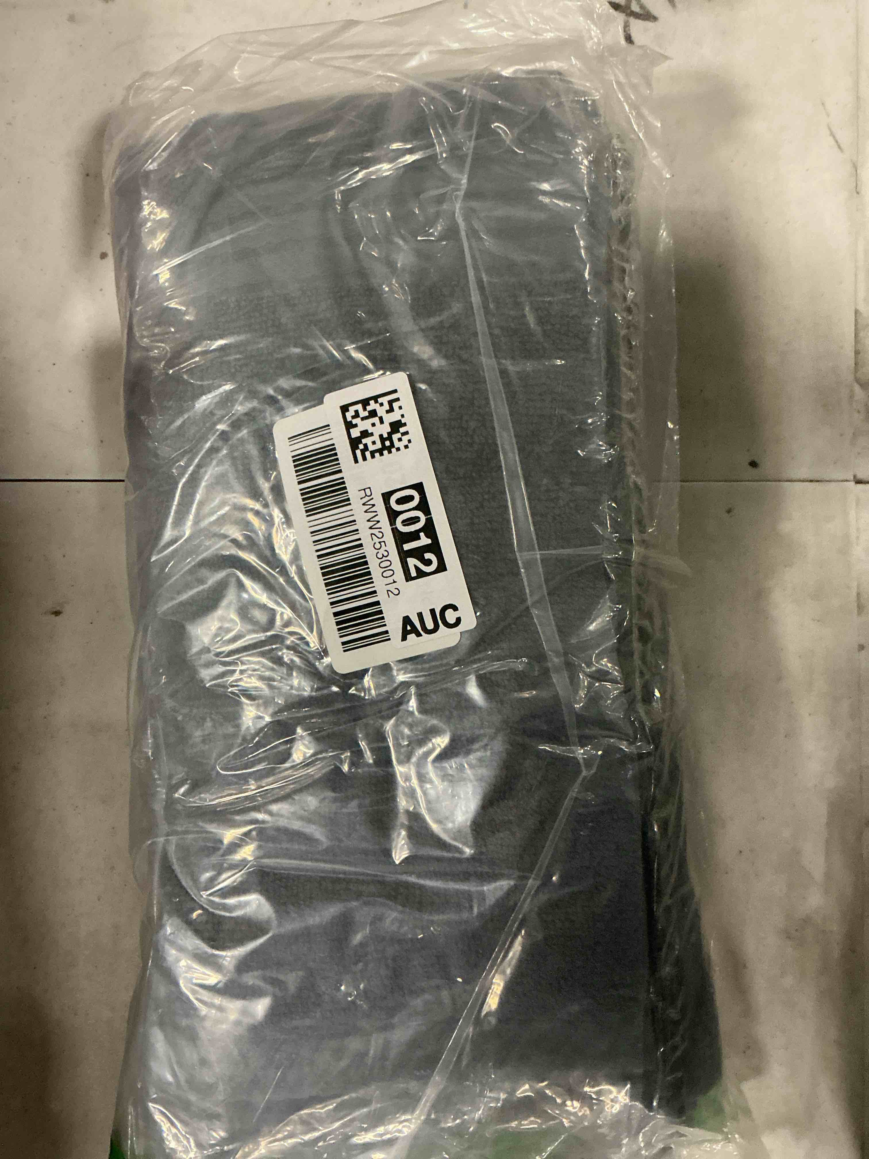 Condition photo showing Good Condition for Amazon Basics 6 Piece Oversized Fade resistant Towel set, 100% Cotton towels for bathroom, soft and absorbent, 2 Bath Towels, 2 Hand Towels and 2 Washcloths bathroom towel set, Gray Regular 6-Piece Set Gray