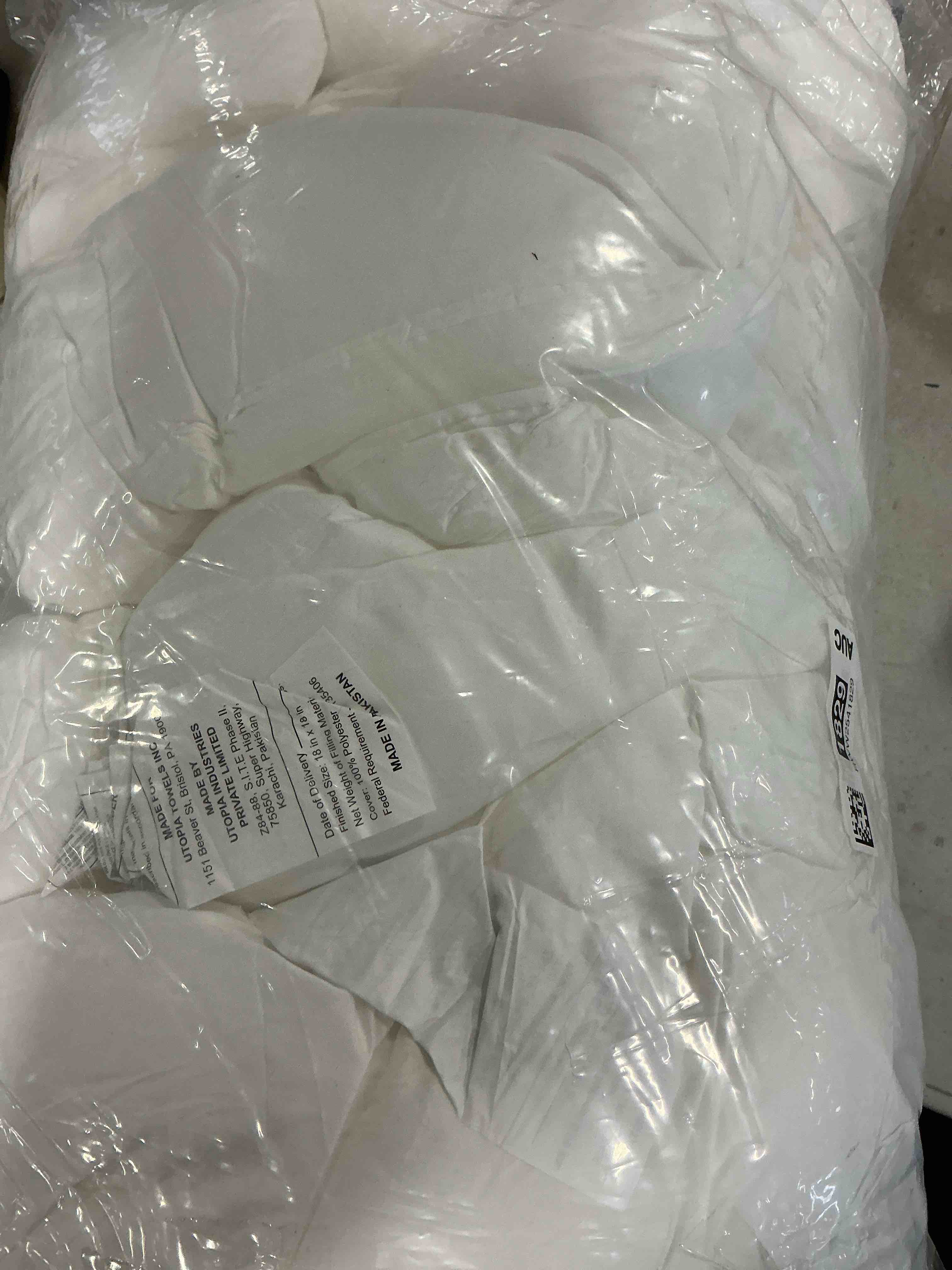 Bedsure Queen Size Comforter Sets, White Soft Prewashed Bed Comforter for All Seasons, 3 Pieces Warm Bedding Sets, 1 Lightweight Comforter (90"x90") and 2 Pillowcases (20"x26")