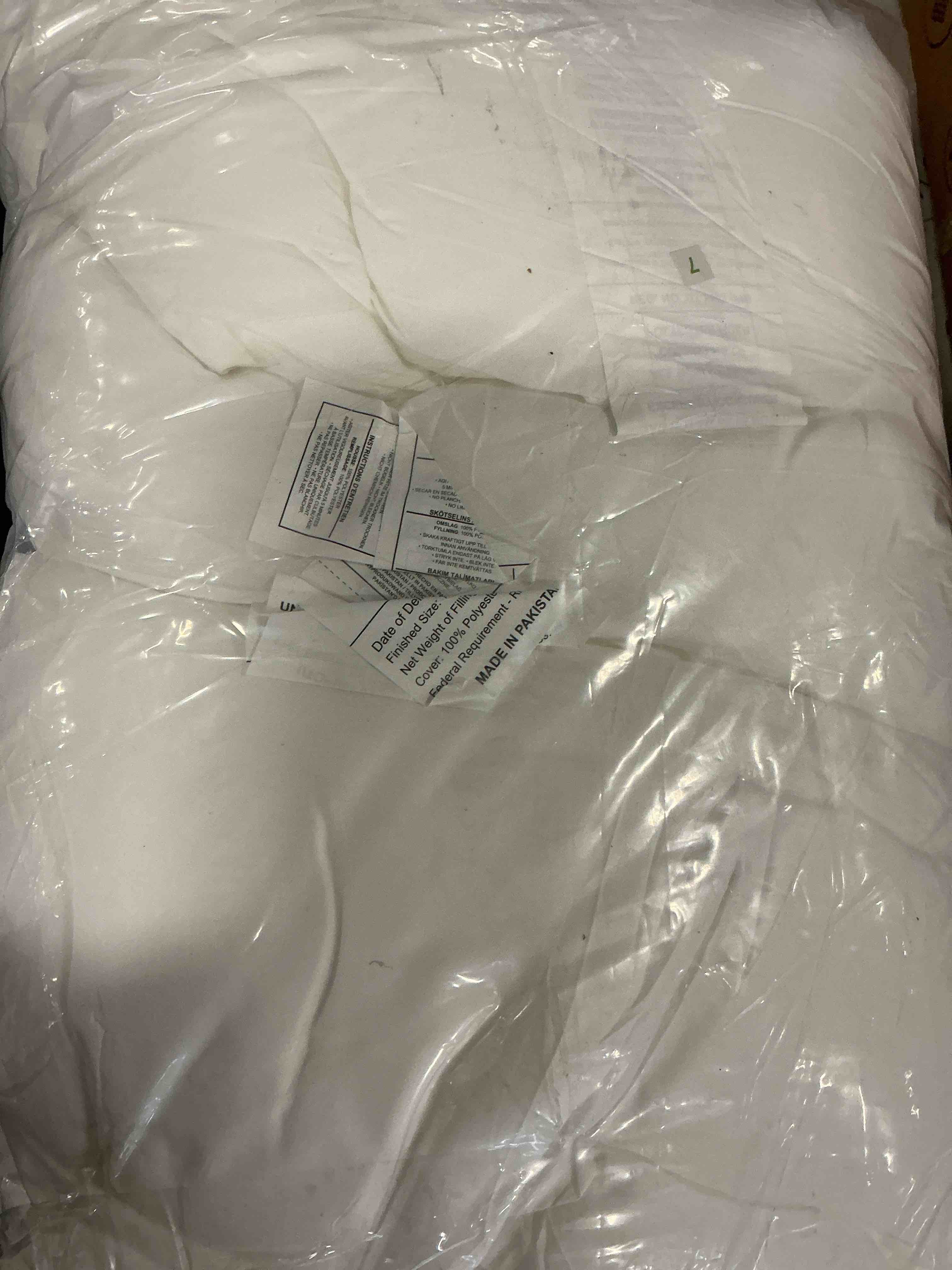 Condition photo showing Good Condition for Bedsure Queen Size Comforter Sets, White Soft Prewashed Bed Comforter for All Seasons, 3 Pieces Warm Bedding Sets, 1 Lightweight Comforter (90"x90") and 2 Pillowcases (20"x26")