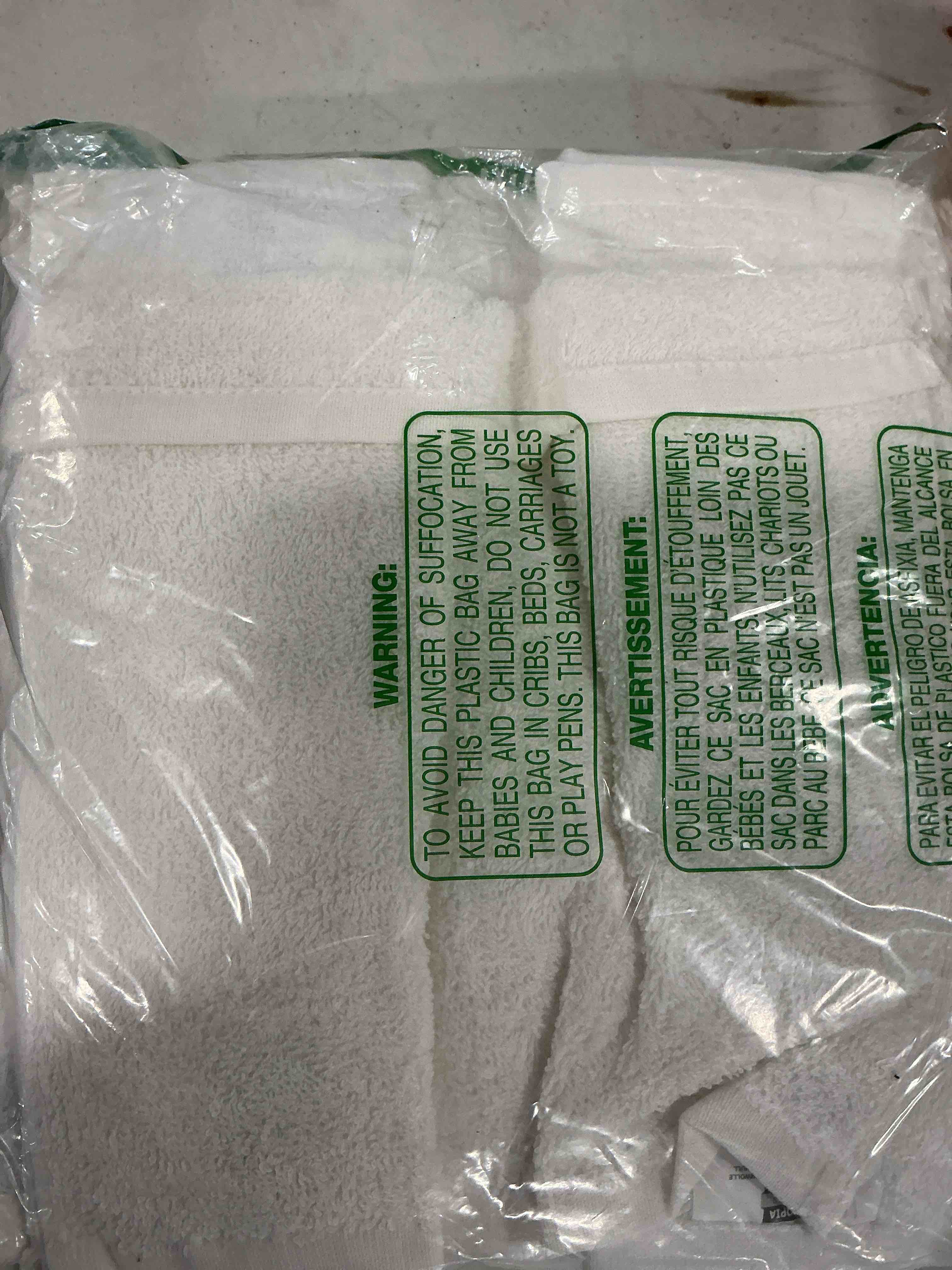 Condition photo showing Good Condition for AmazonBasics Quick-Dry Bath Towels - 100% Cotton, 2-Pack, White