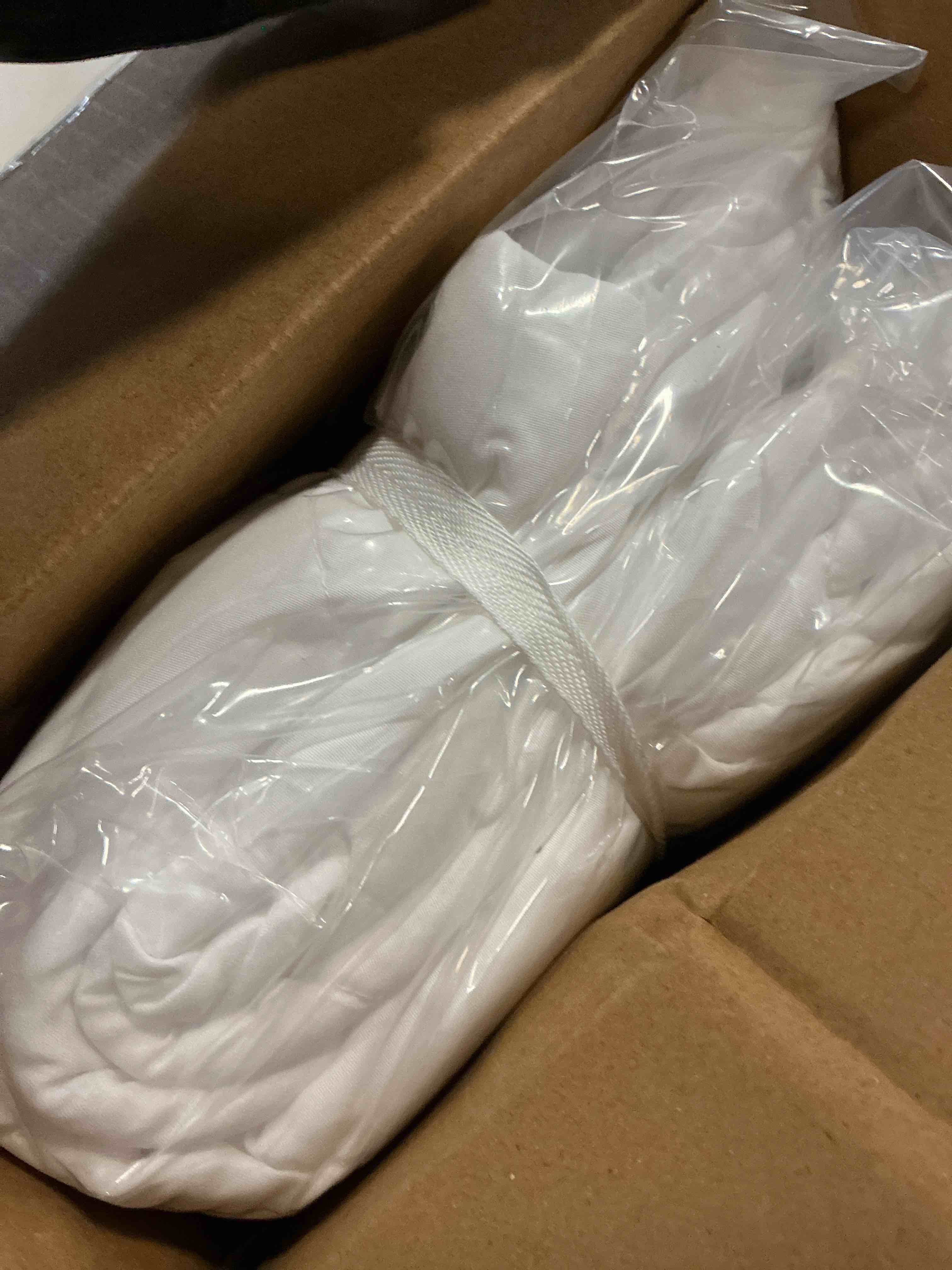 Condition photo showing Good Condition for Utopia Bedding Quilted Fitted Mattress Pad, Twin XL Size, Elastic Fitted Mattress Topper Protector and Cover Stretches up to 16 Inches Deep, Machine Washable (White) White Twin XL (Pack of 1)