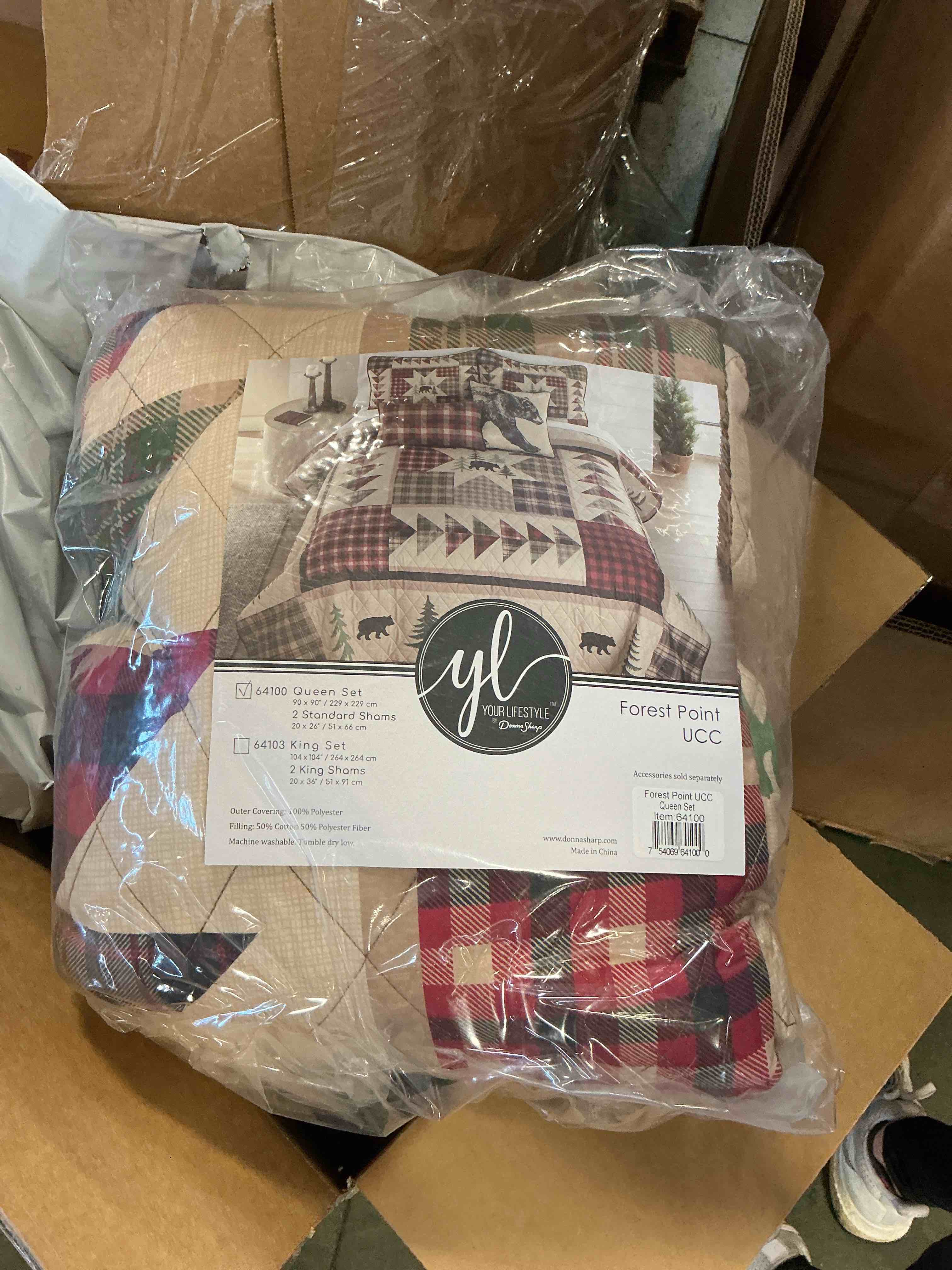 Condition photo showing Good Condition for Donna Sharp Full/Queen Polyester Bedding Set - 3 Piece - Forest Point Bear Design Lodge Quilt Set with Quilt and Two Standard Pillow Shams - Fits Queen Size and Full Size Beds - Machine Washable