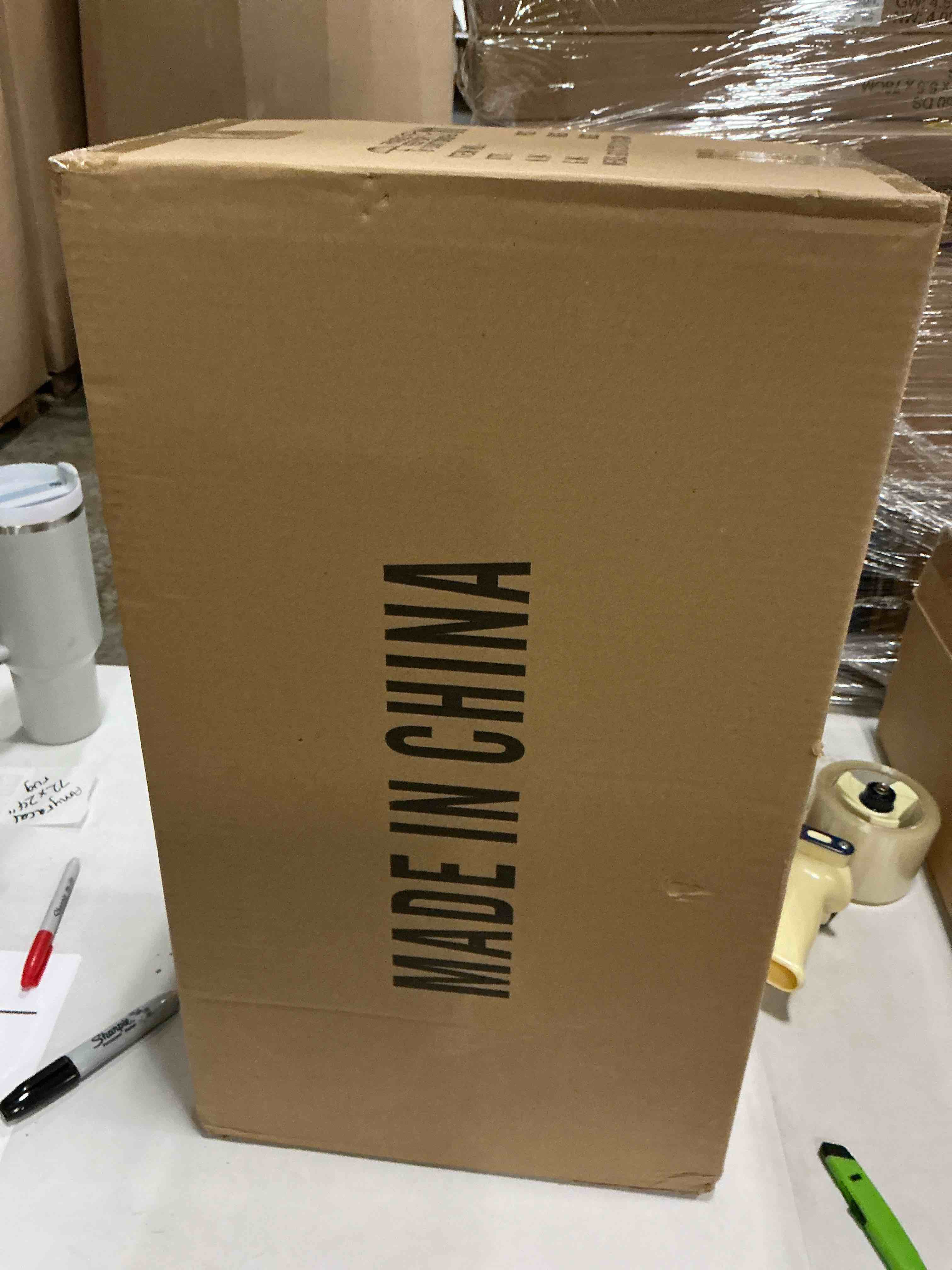 https://s3.amazonaws.com/lotting-images-prod/bidfta/PNK4391262_1777294472572.jpeg