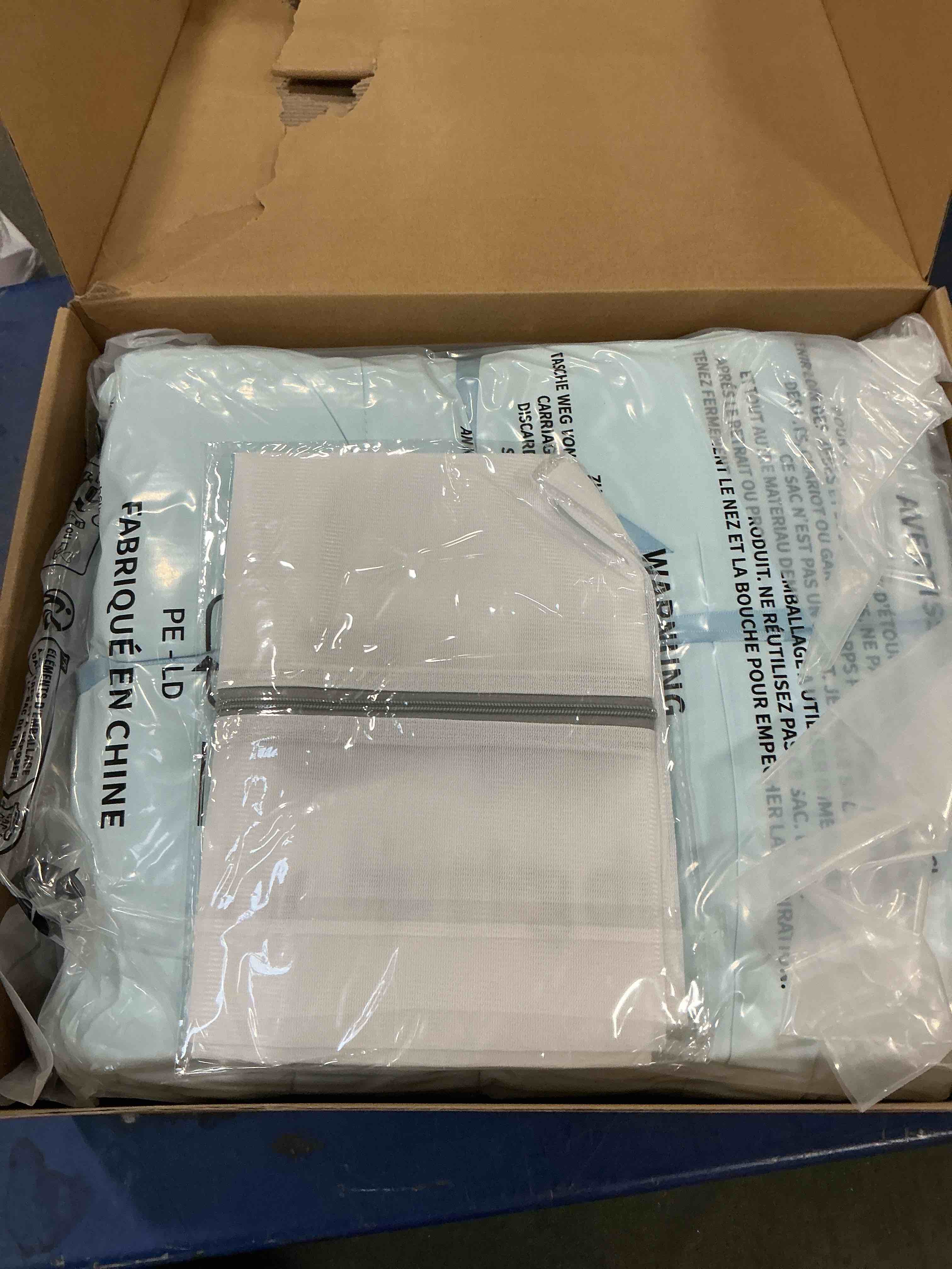 Condition photo showing New/Like New for Cooling Comforter Oversized King for Hot Sleepers, 108"x90" Summer Cooling Blanket for Night Sweats, Silk Soft Lightweight Breathable All-Season Blue Cooling Quilt Blanket Blue King / Cali King (108"x90")