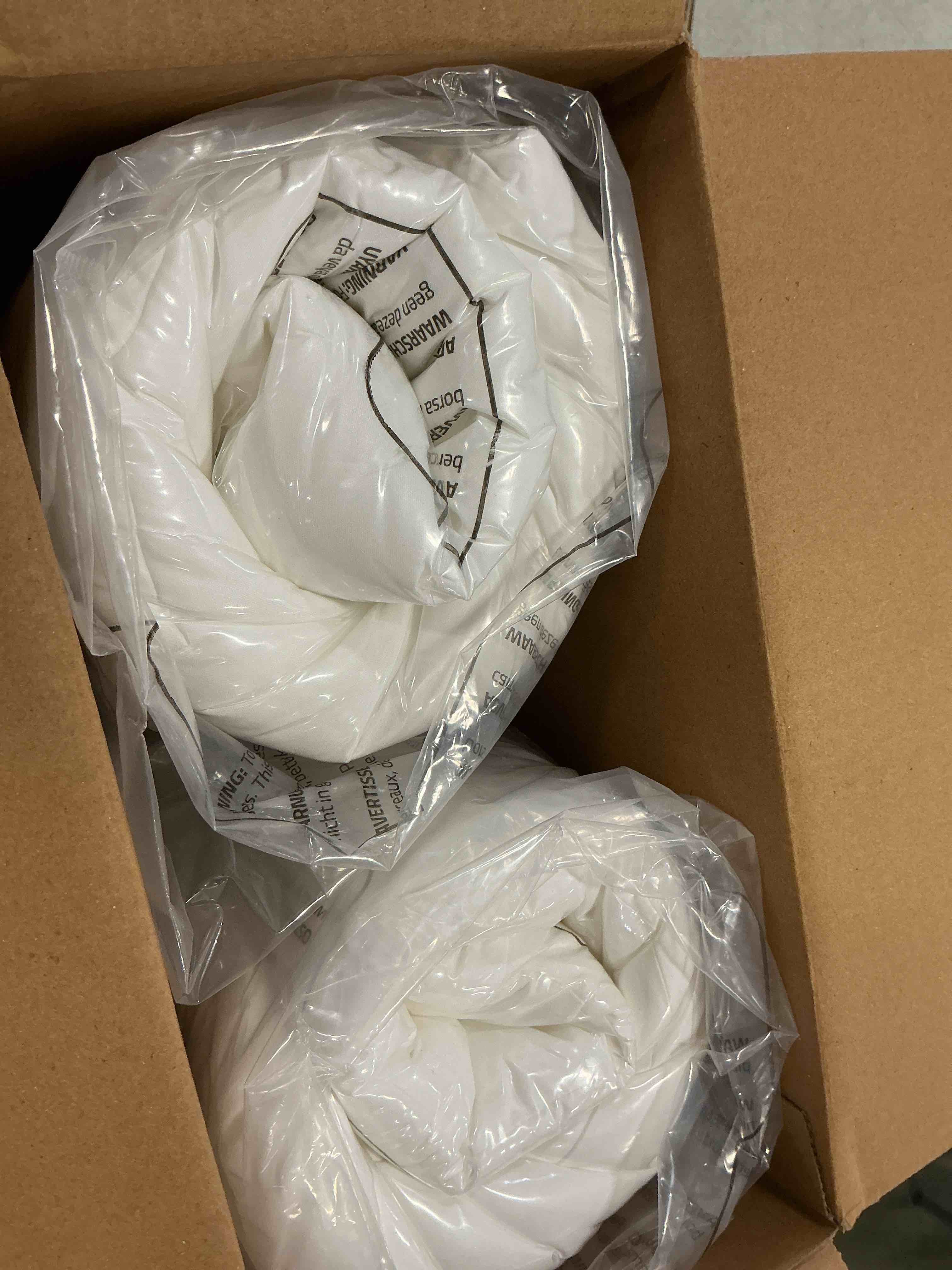 Condition photo showing New/Like New for Utopia Bedding 26x26 Pillow Inserts, Set of 2, White – Indoor Decorative Throw Pillows for Bed, Sofa & Couch – Soft, Supportive & Fluffy Cushion Inserts White 26x26 Inch